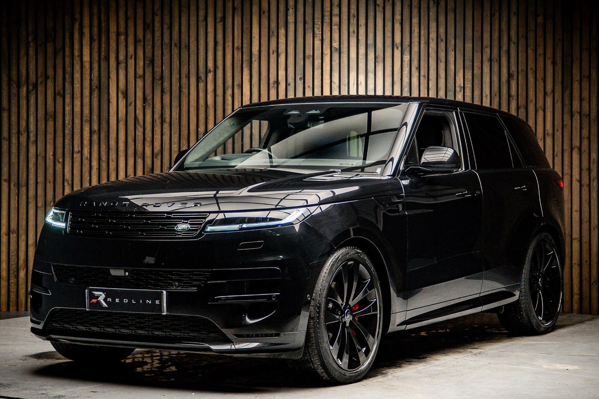 LAND ROVER RANGE ROVER SPORT DIESEL ESTATE 3.0 D350 First Edition 5dr Auto for sale UK - Slide 8