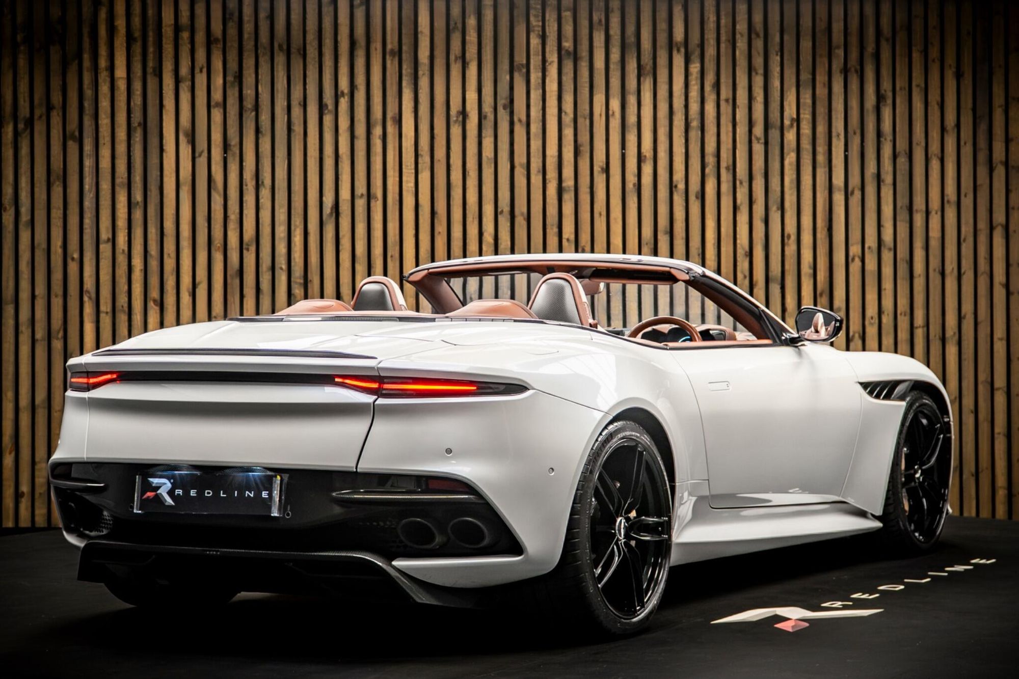 ASTON MARTIN DBS CONVERTIBLE V12 Superleggera 2dr Volante Touchtronic Auto for sale UK - Slide 4