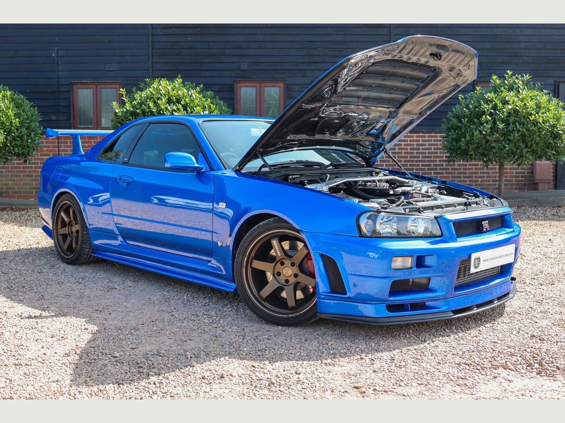 NISSAN SKYLINE GT-R V SPEC 2.6 Twin Turbo 2dr for sale UK - Slide 7