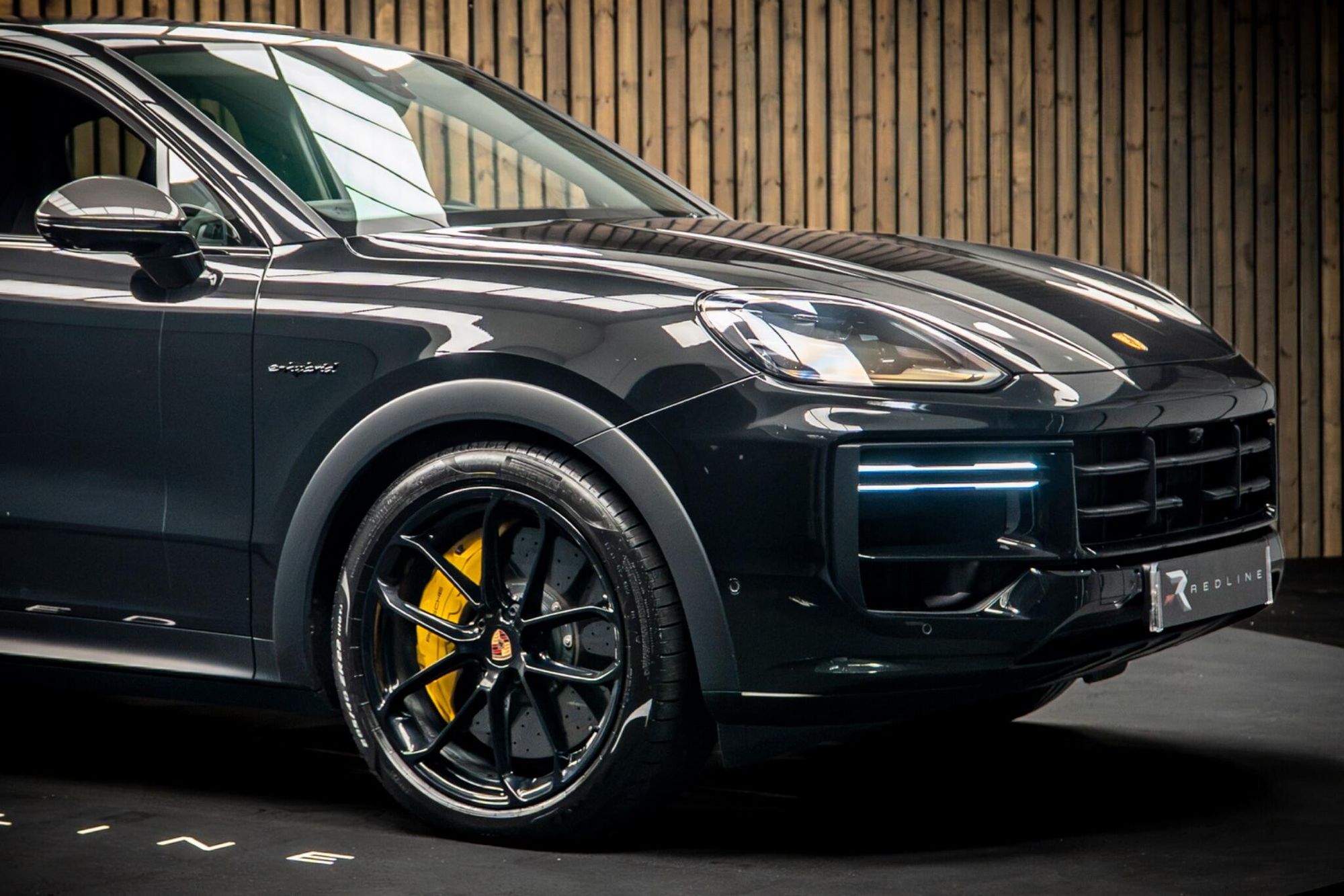PORSCHE CAYENNE COUPE Turbo E-Hybrid 5dr Tiptronic S [GT Package] for sale UK - Slide 10