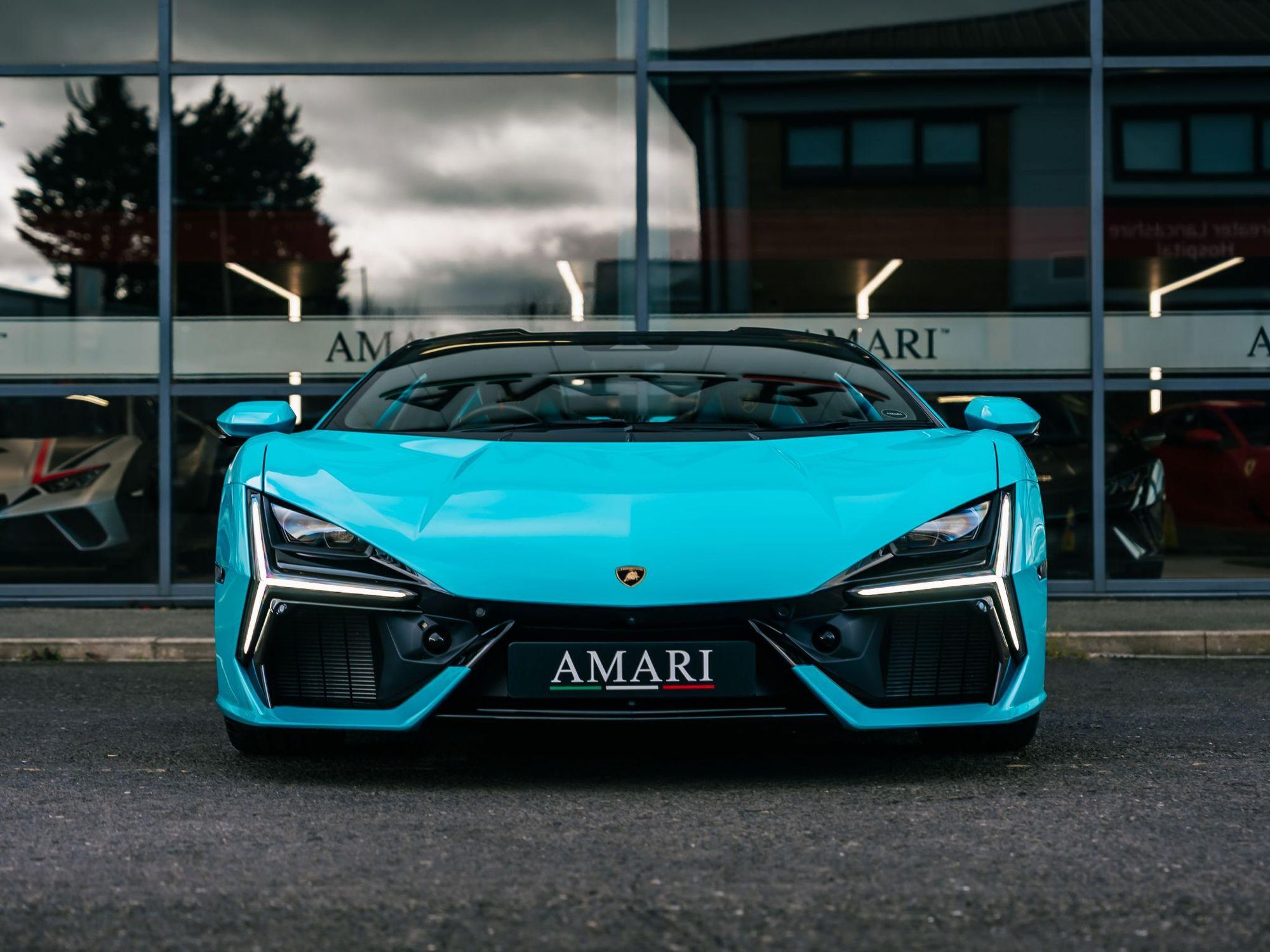 LAMBORGHINI REVUELTO COUPE 6.5 V12 1015 PHEV 2dr DCT for sale UK - Slide 6