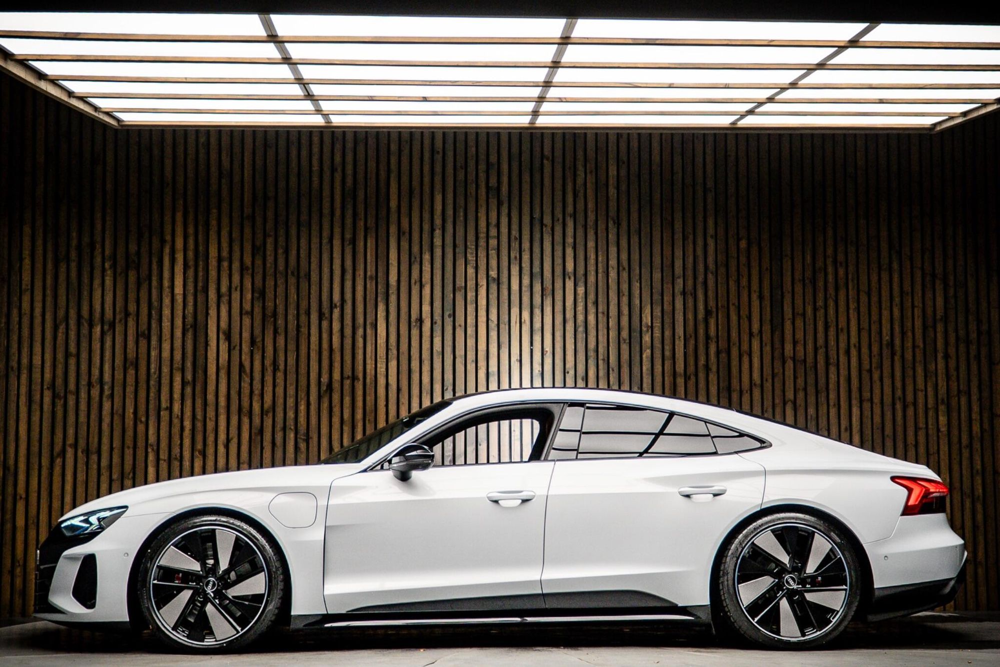 AUDI RS E-TRON GT SALOON 475kW Quattro 93kWh 4dr Auto for sale UK - Slide 7