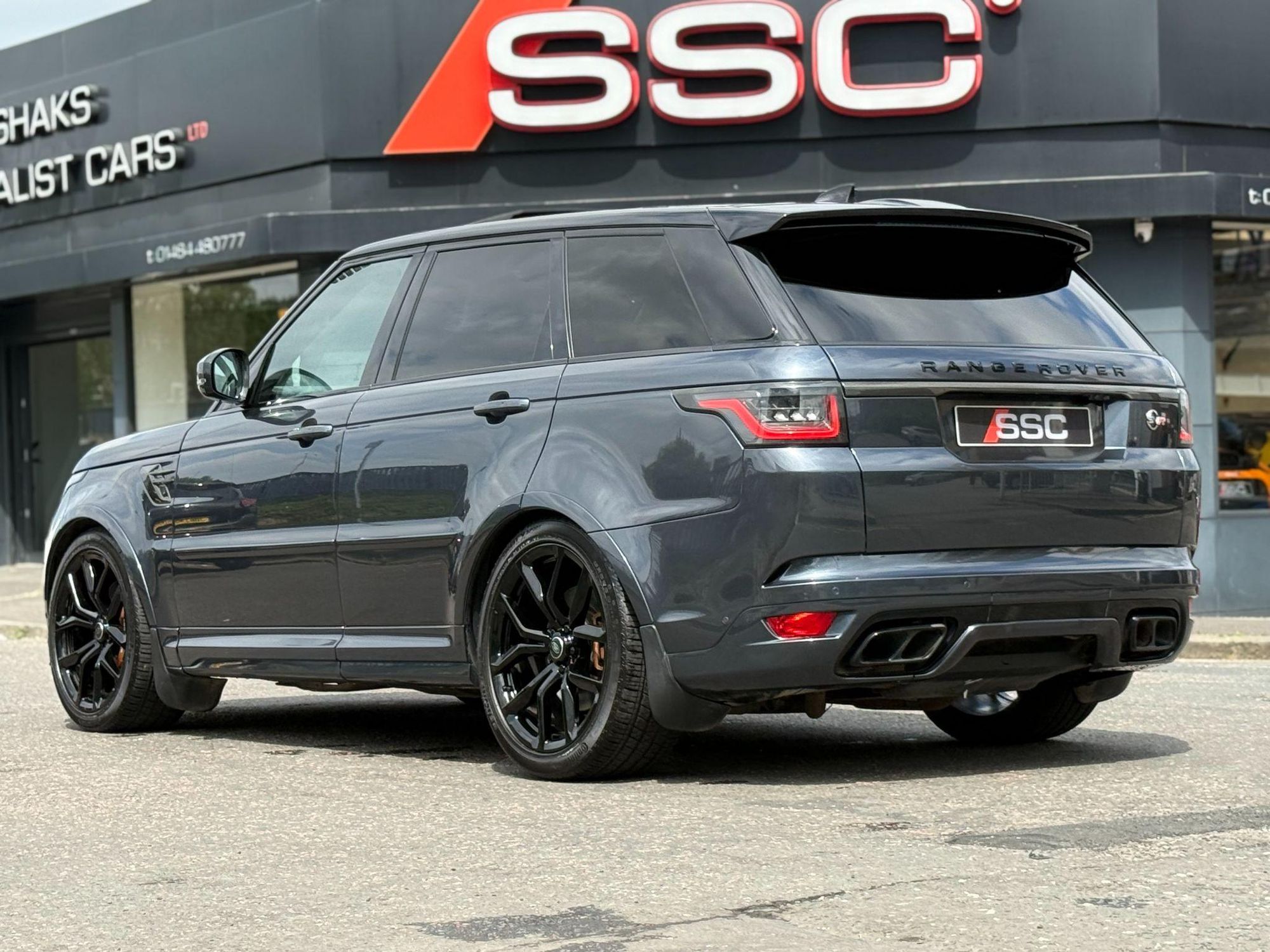 LAND ROVER RANGE ROVER SPORT ESTATE 5.0 V8 S/C 575 SVR 5dr Auto for sale UK - Slide 2