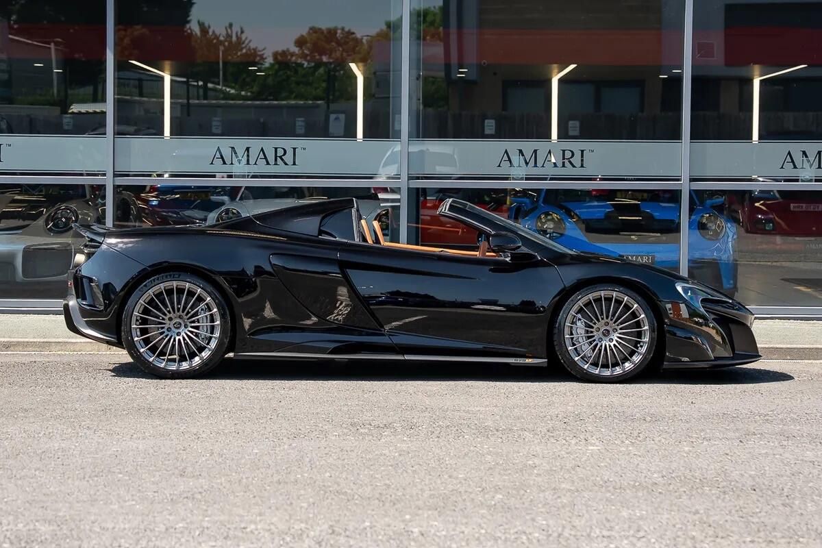 MCLAREN 675LT SPIDER SPECIAL EDITION V8 2dr SSG Auto for sale UK - Slide 2