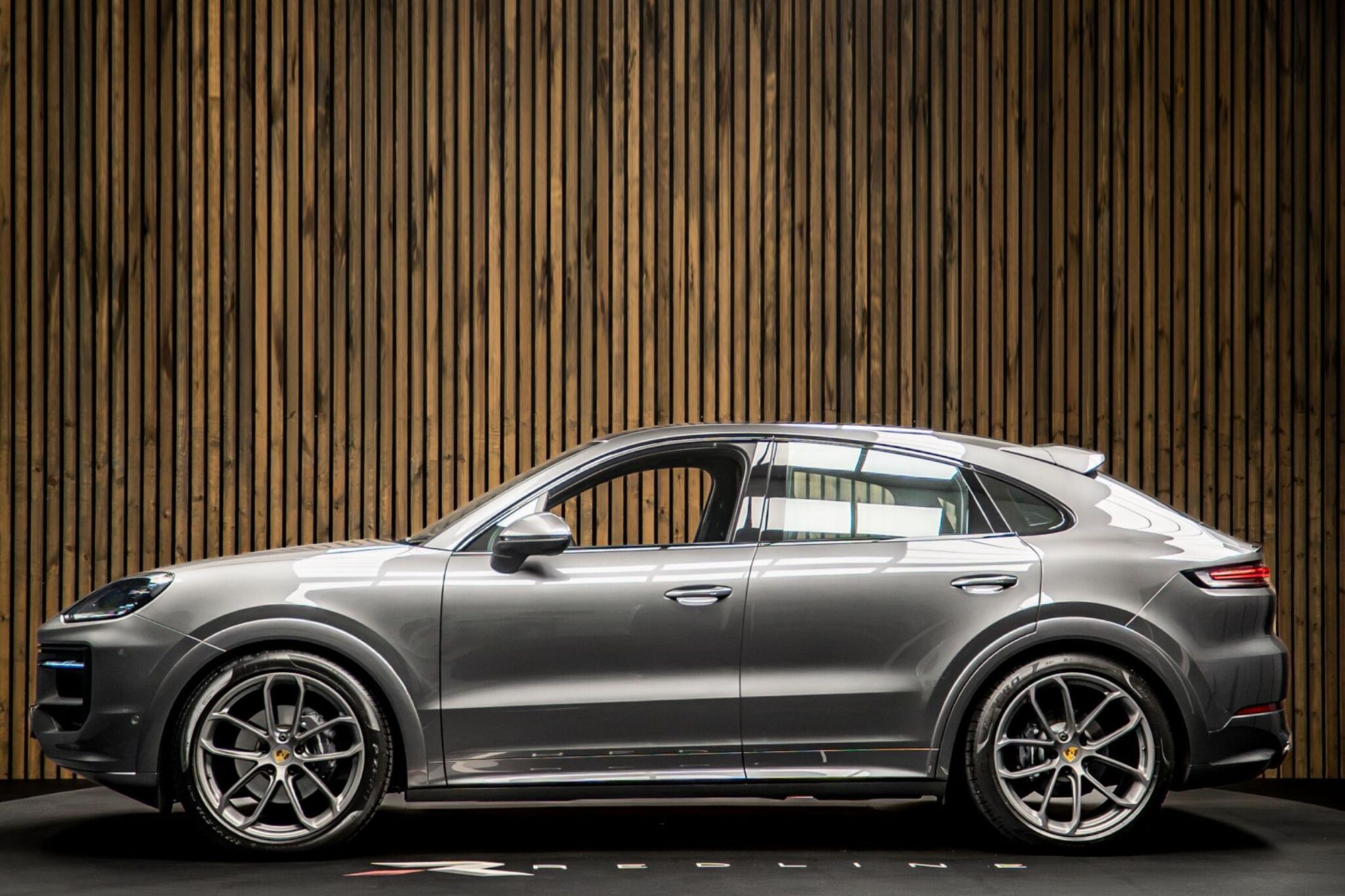 Porsche Cayenne Coupe 3.0 V6 Black Edition 353 Tiptronic S 5 Door Auto for sale UK - Slide 7