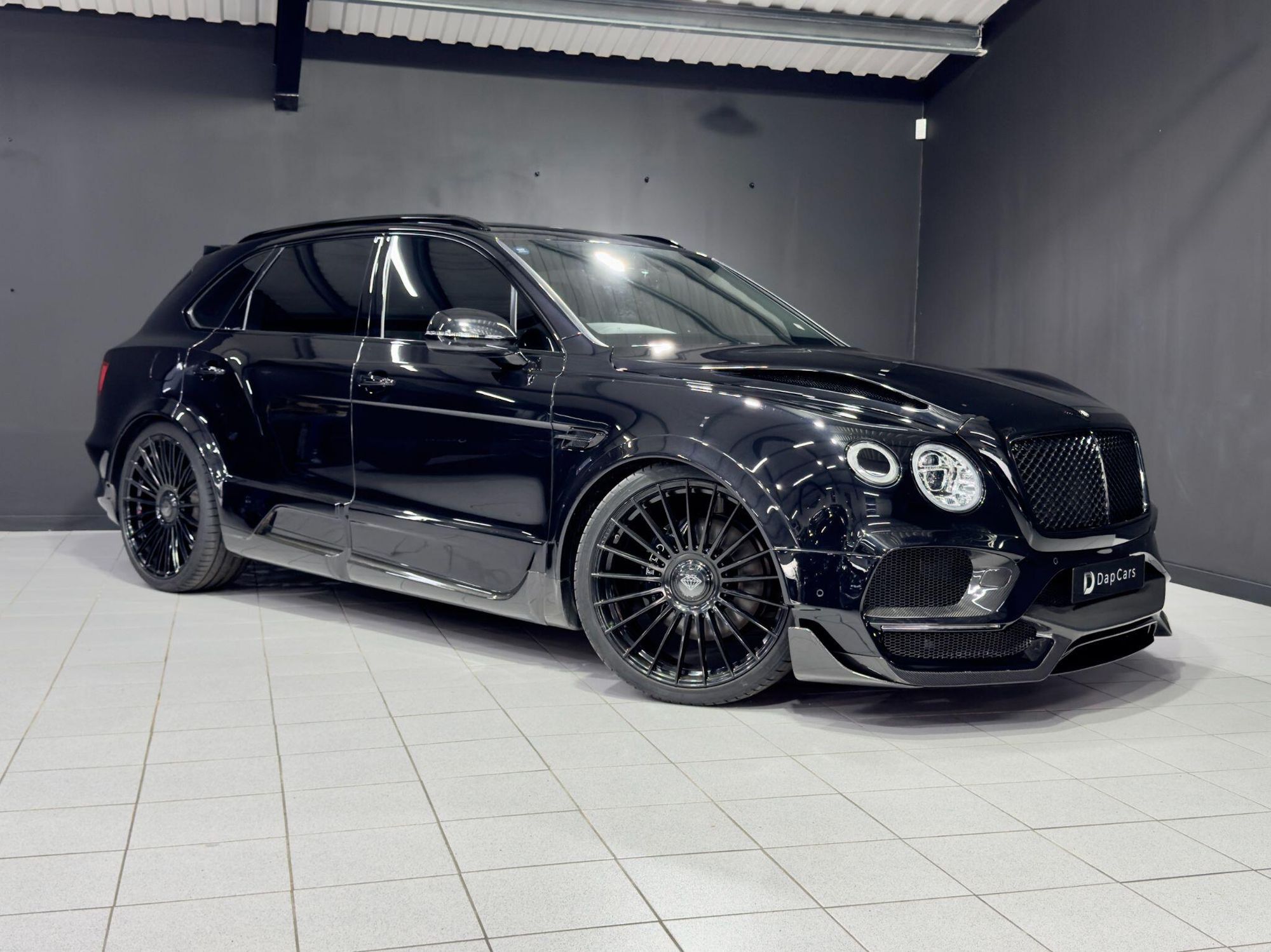 BENTLEY BENTAYGA ESTATE 4.0 V8 5dr Auto for sale UK - Slide 8