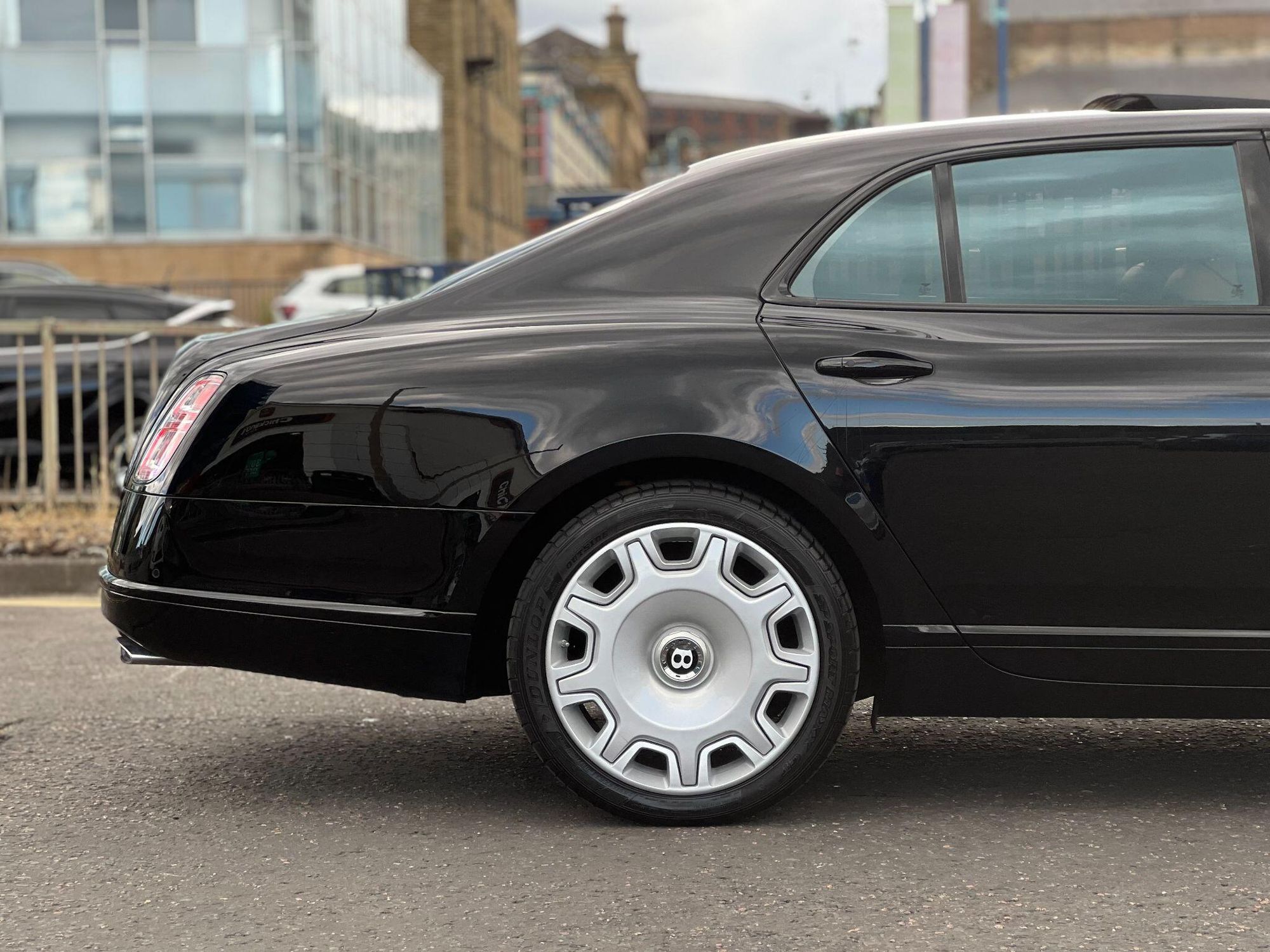 BENTLEY MULSANNE SALOON 6.8 V8 4dr Auto for sale UK - Slide 9