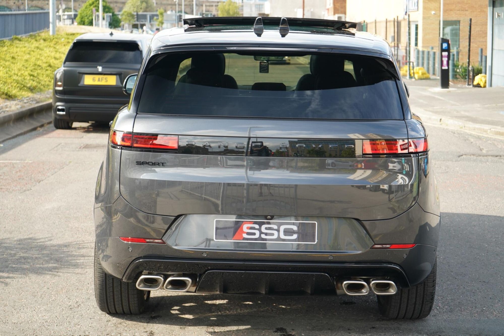 LAND ROVER RANGE ROVER SPORT ESTATE 4.4 P530 V8 Autobiography 5dr Auto for sale UK - Slide 10