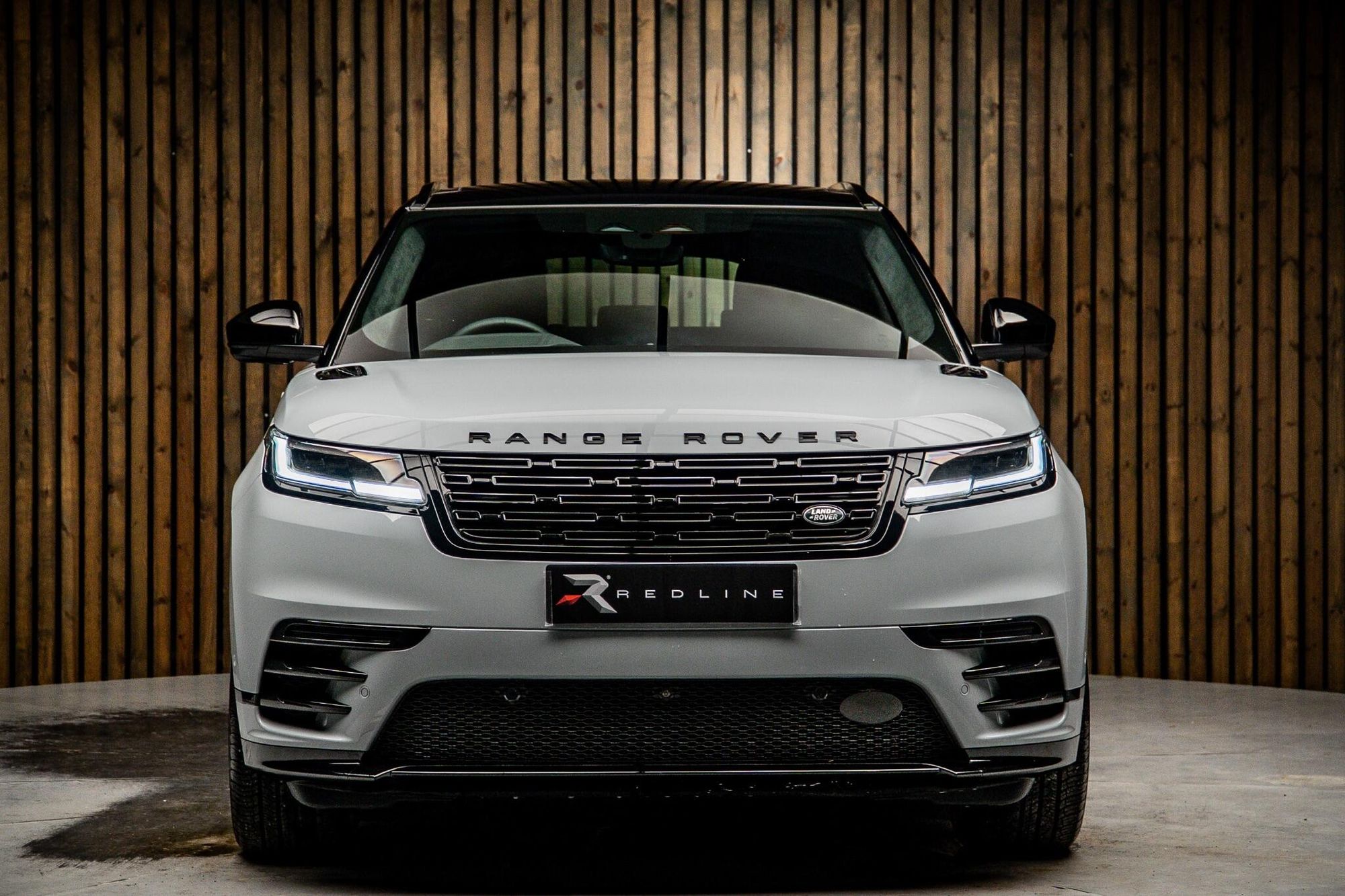 LAND ROVER RANGE ROVER VELAR DIESEL ESTATE 2.0 D200 MHEV Autobiography 5dr Auto [Revised] for sale UK - Slide 5