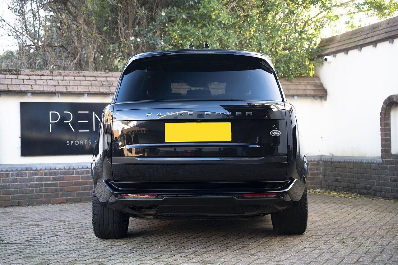 Land Rover Range Rover 3.0 D300 mHEV Autobiography Diesel 5 Door Auto for sale UK - Slide 4