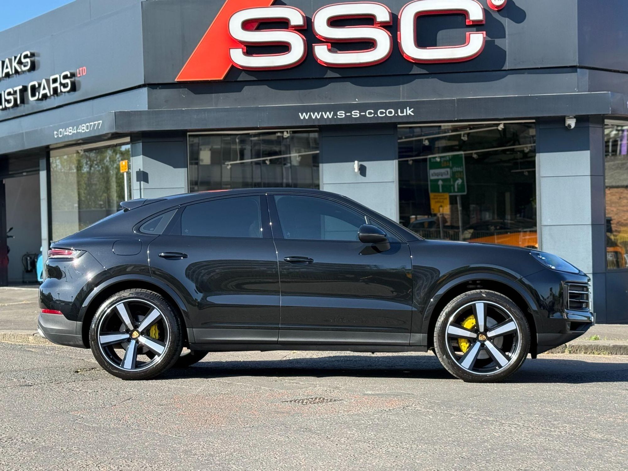 Porsche Cayenne Coupe 3.0 V6 Black Edition 353 Tiptronic S 5 Door Auto for sale UK - Slide 8