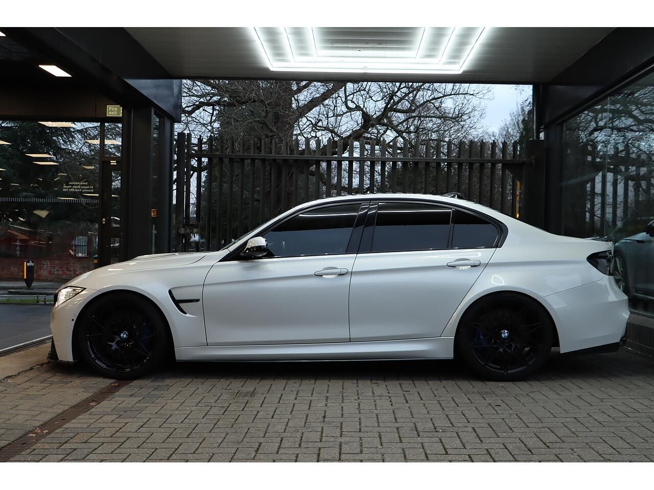 BMW M3 SALOON M3 4dr DCT [Competition Pack] for sale UK - Slide 3