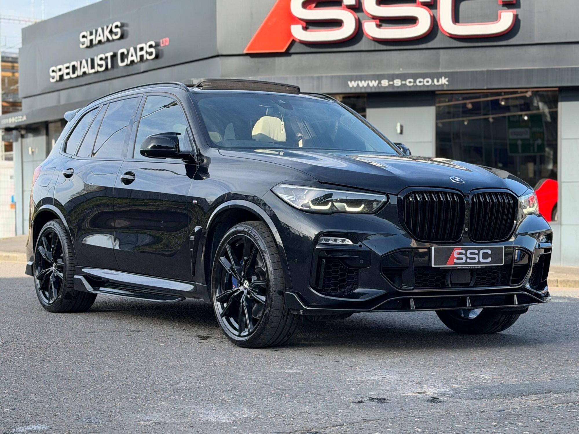 BMW X5 DIESEL ESTATE xDrive M50d 5dr Auto for sale UK - Slide 5