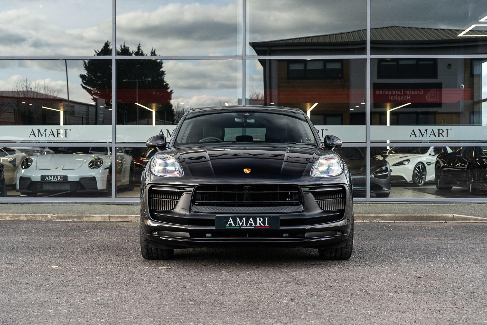 PORSCHE MACAN ESTATE GTS 5dr PDK for sale UK - Slide 2