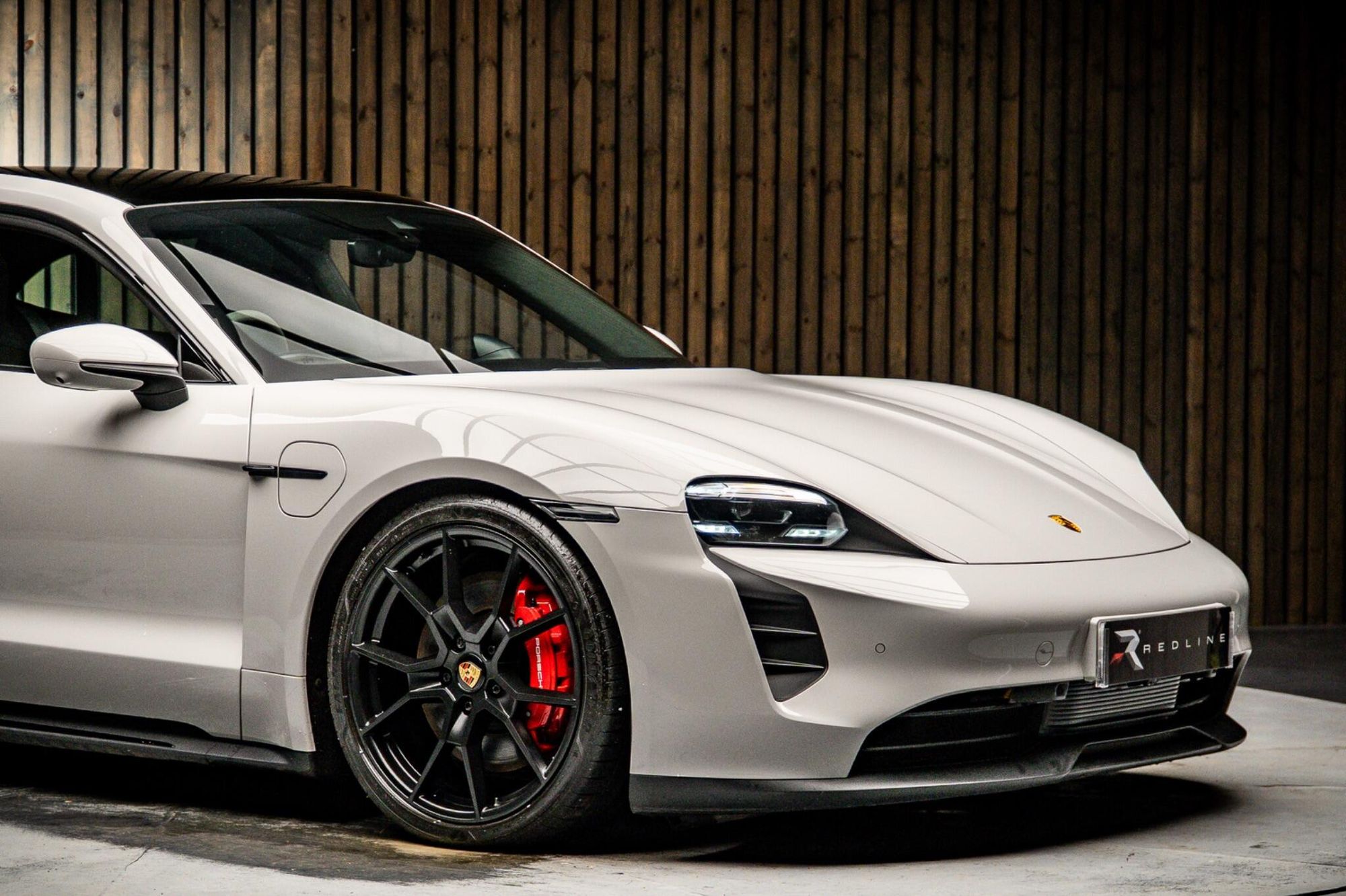 PORSCHE TAYCAN SPORT TURISMO 440kW GTS 93kWh 5dr Auto for sale UK - Slide 10