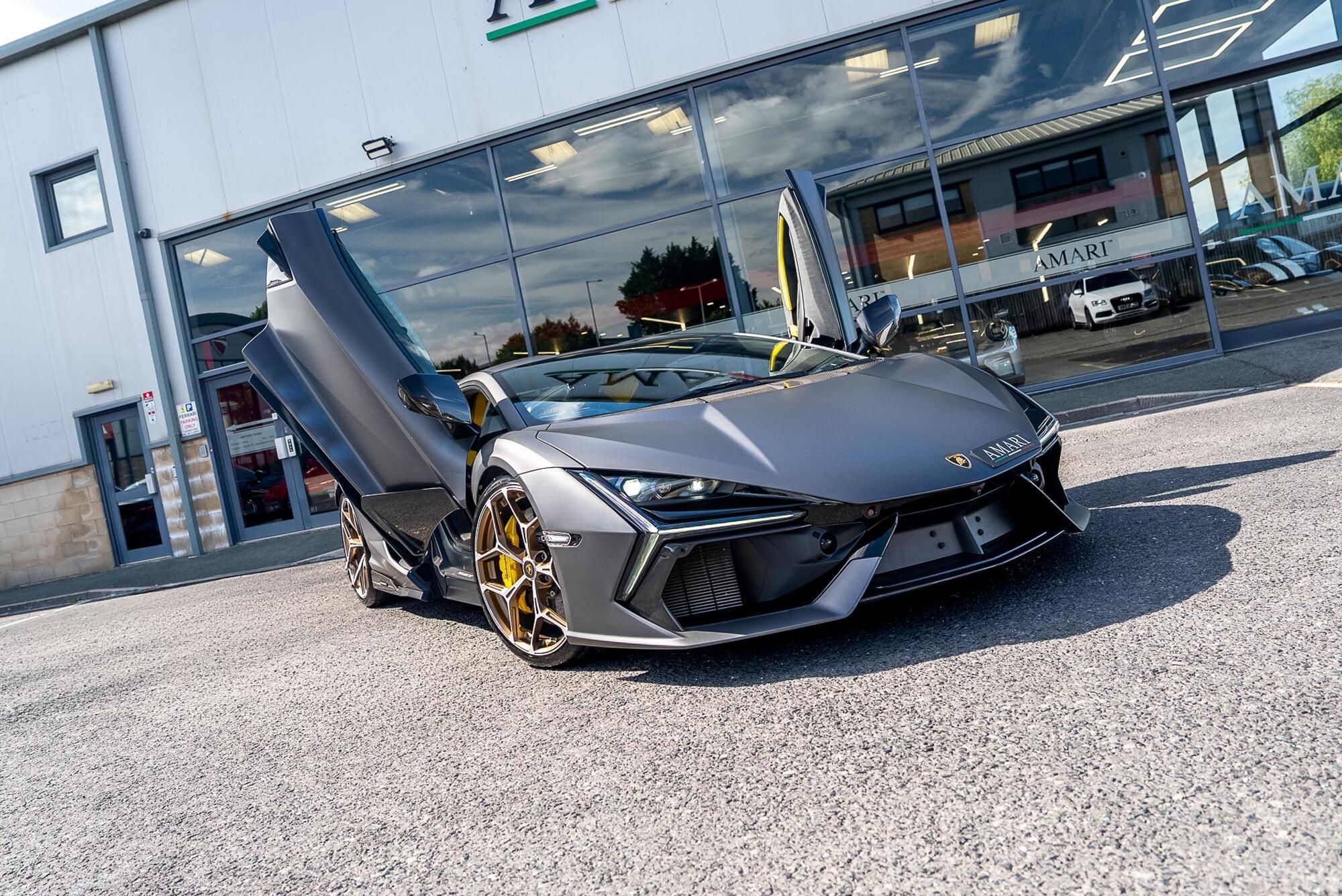 LAMBORGHINI REVUELTO COUPE 6.5 V12 1015 PHEV 2dr DCT for sale UK - Slide 7