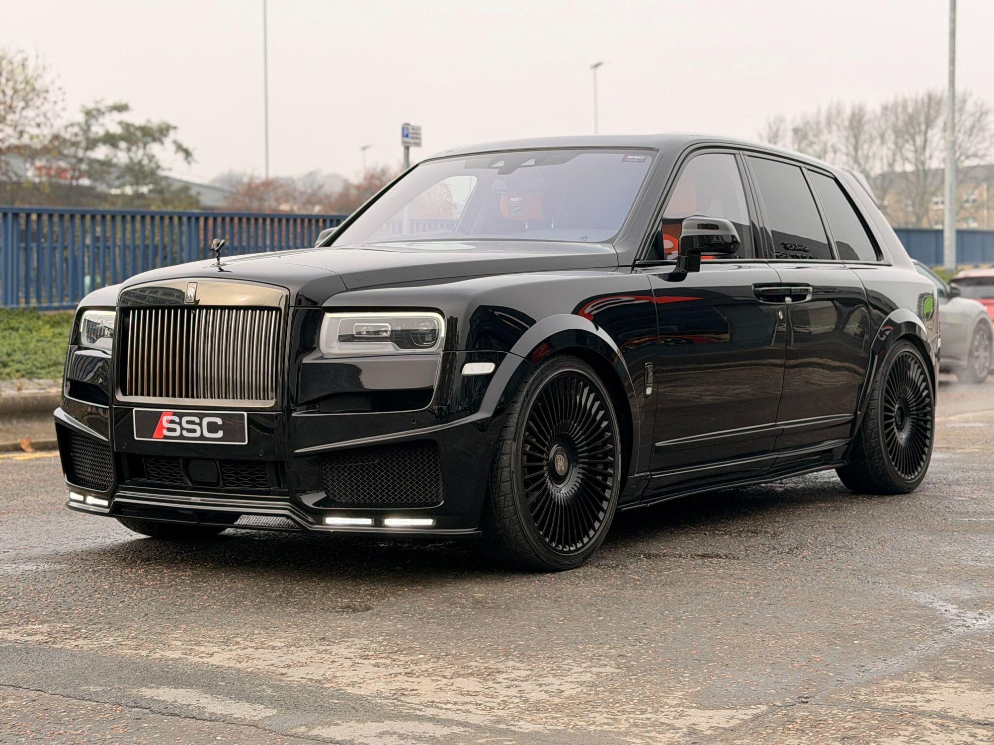 ROLLS-ROYCE CULLINAN ESTATE Black Badge 5dr Auto for sale UK - Slide 7