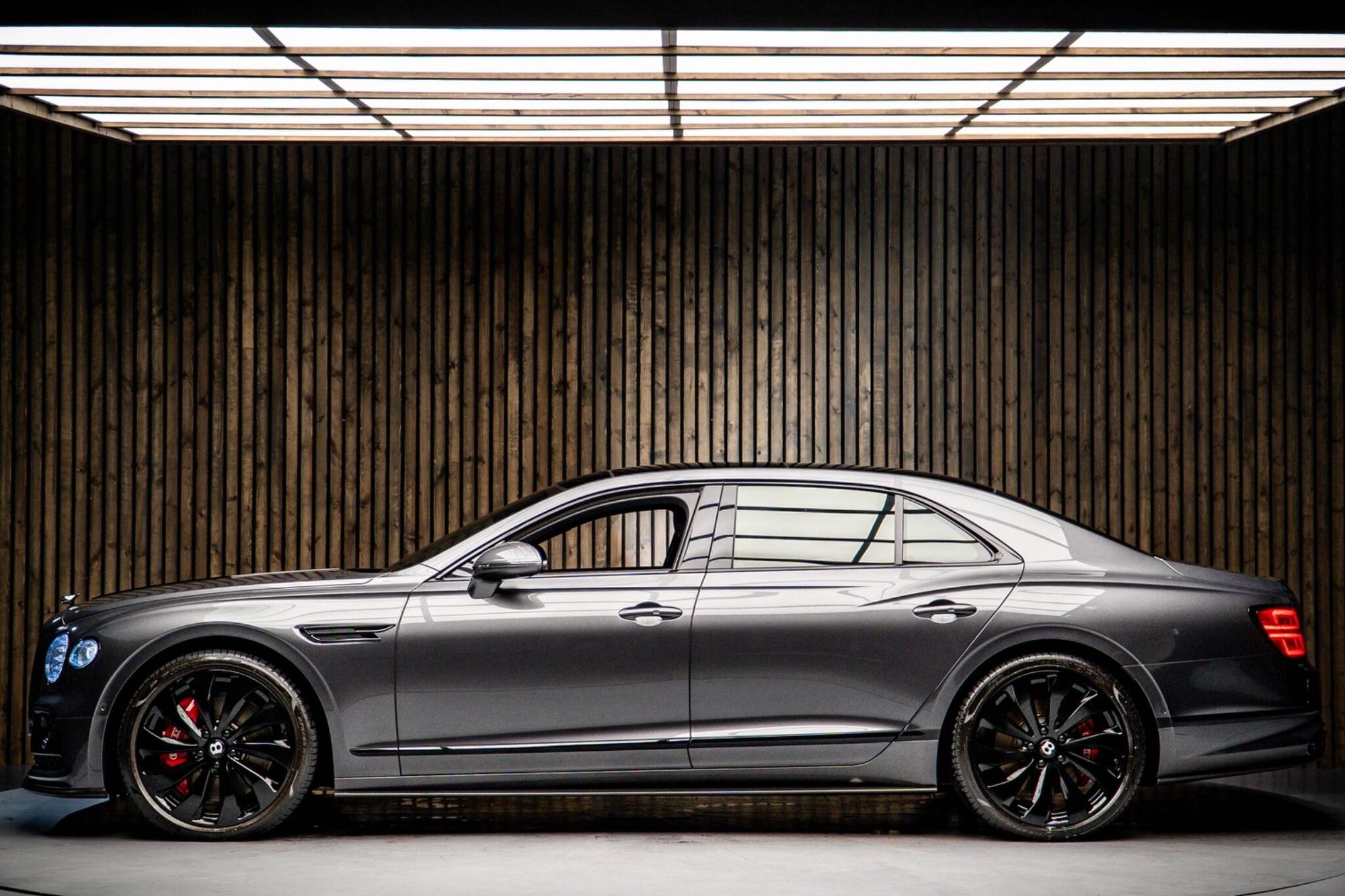 BENTLEY FLYING SPUR SALOON 4.0 V8 A 4dr Auto for sale UK - Slide 7