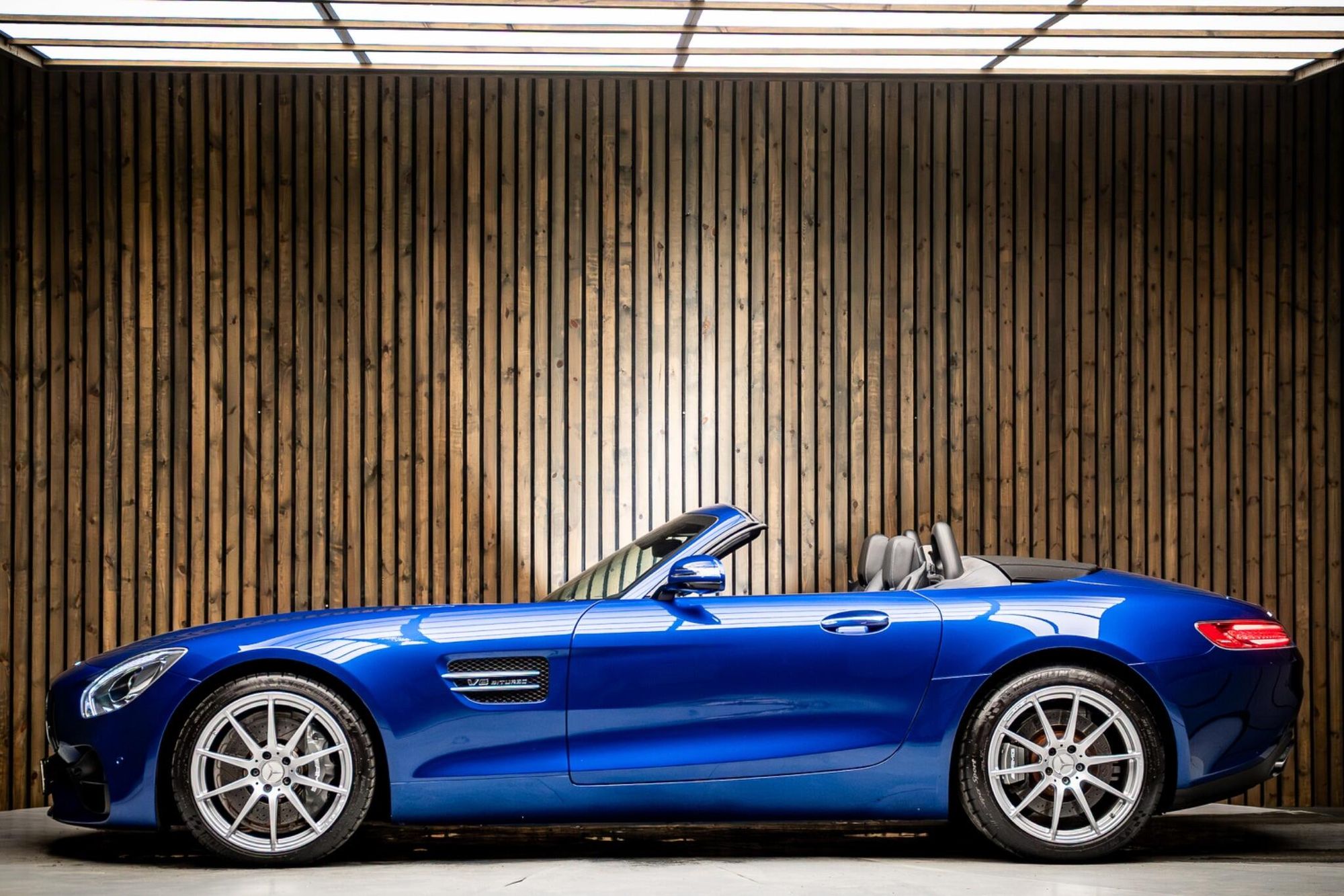 MERCEDES-BENZ AMG GT ROADSTER GT Premium 2dr Auto for sale UK - Slide 7