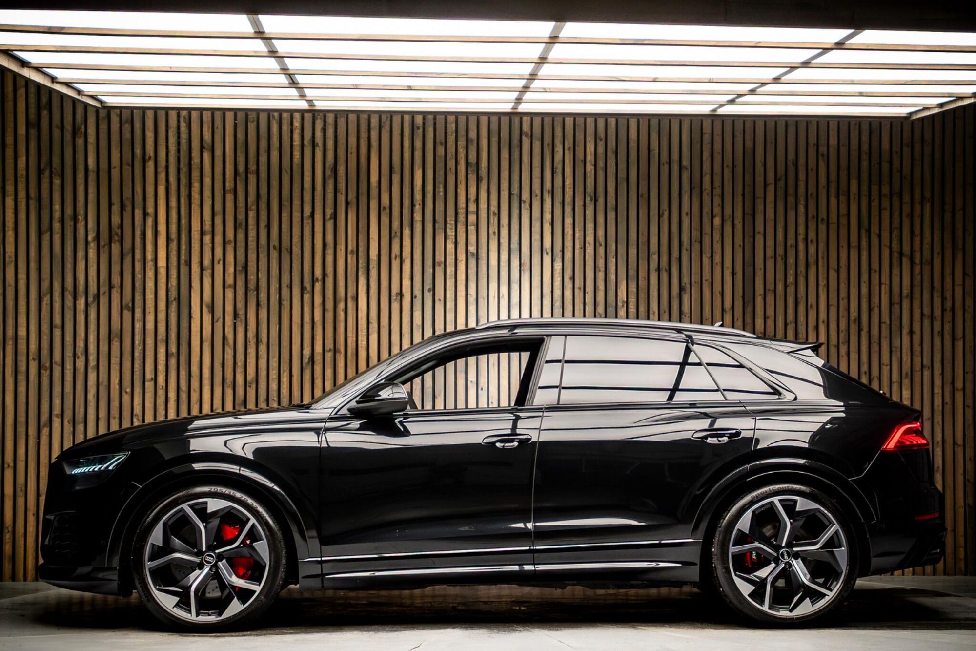 AUDI Q8 ESTATE SQ8 TFSI Quattro Vorsprung 5dr Tiptronic for sale UK - Slide 7