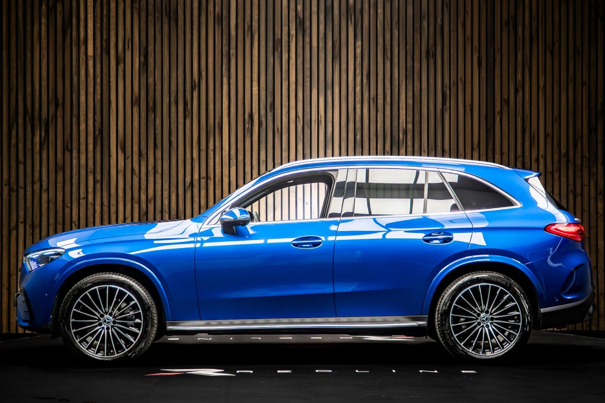 MERCEDES-BENZ GLC ESTATE GLC 300 4Matic AMG Line Premium Plus 5dr 9G-Tronic for sale UK - Slide 7