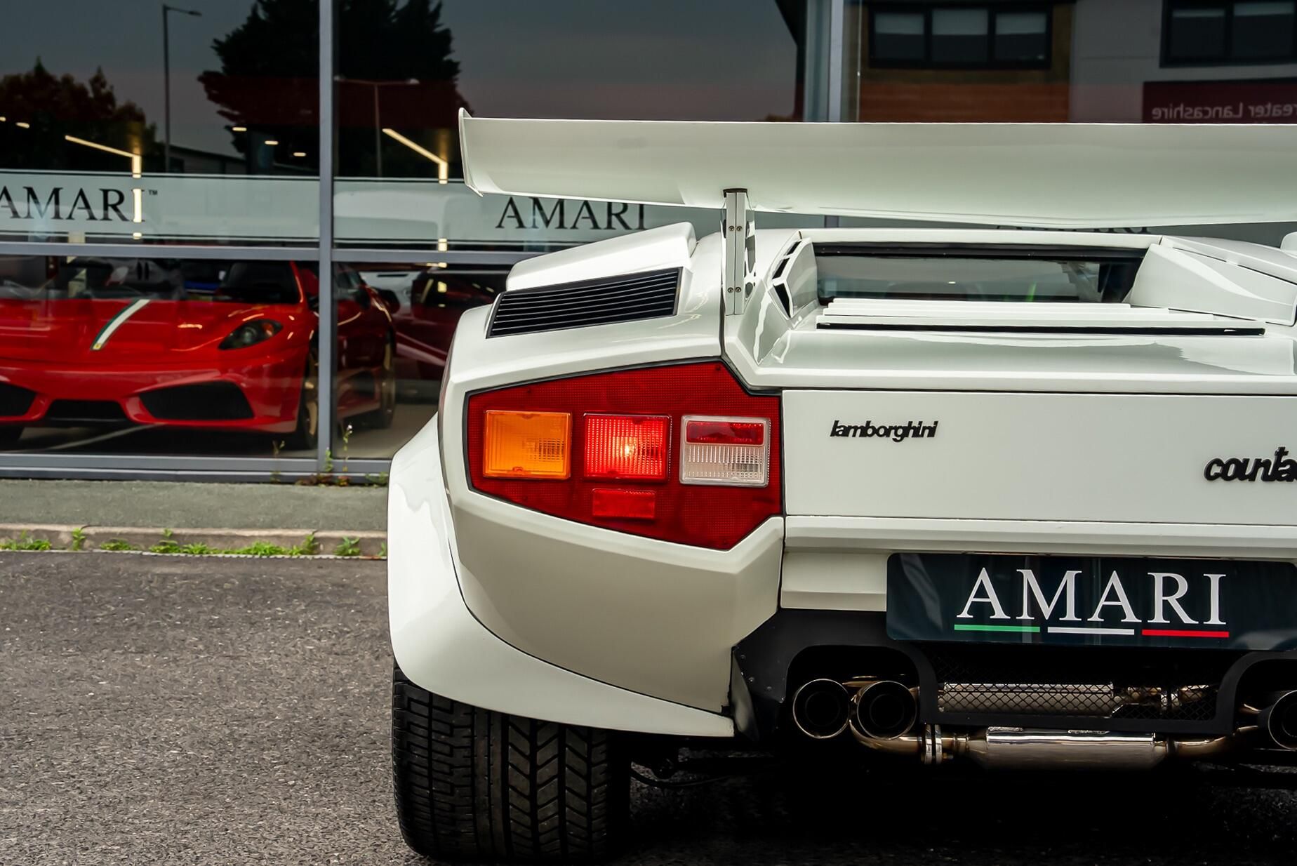 LAMBORGHINI COUNTACH COUPE 5.2 Anniversary 2dr for sale UK - Slide 10