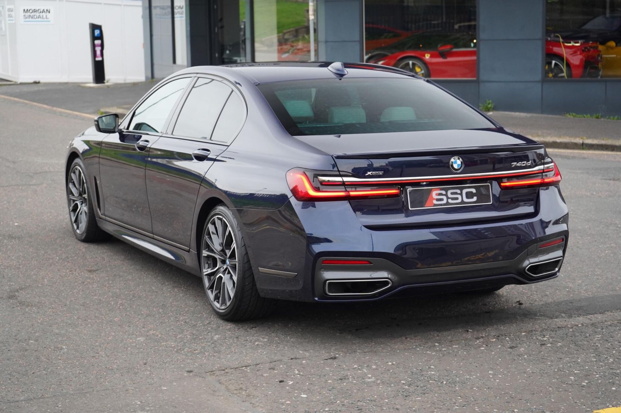 BMW 7 SERIES DIESEL SALOON 740d xDrive M Sport 4dr Auto for sale UK - Slide 9