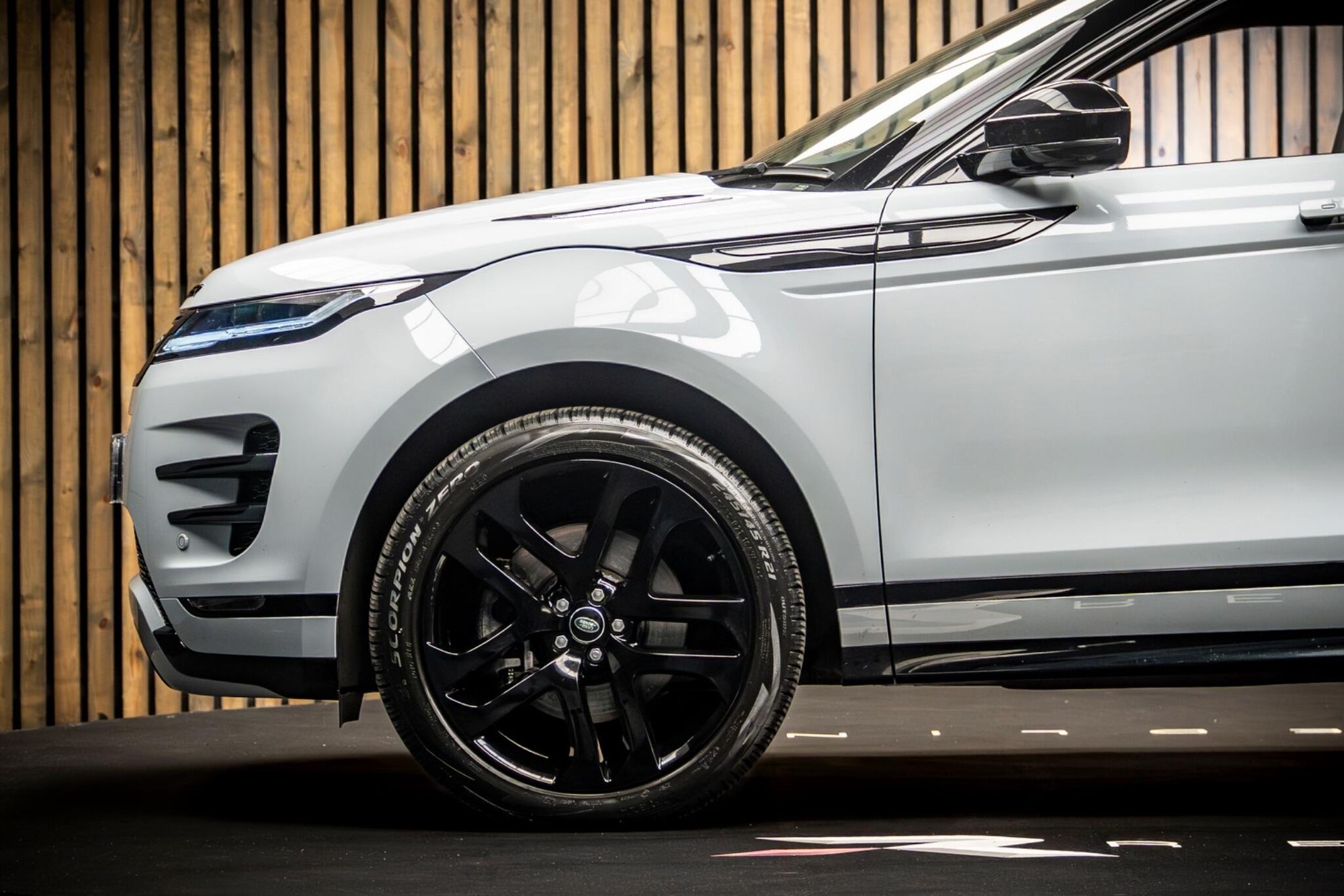 LAND ROVER RANGE ROVER EVOQUE HATCHBACK 2.0 P200 Dynamic HSE 5dr Auto for sale UK - Slide 9