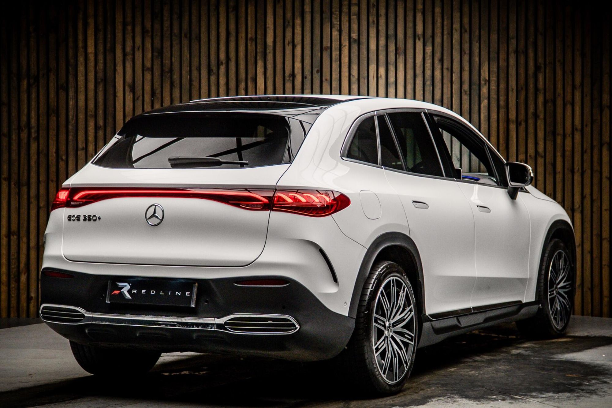 MERCEDES-BENZ EQE ESTATE 350+ 215kW AMG Line Edition 96kWh 5dr Auto for sale UK - Slide 4