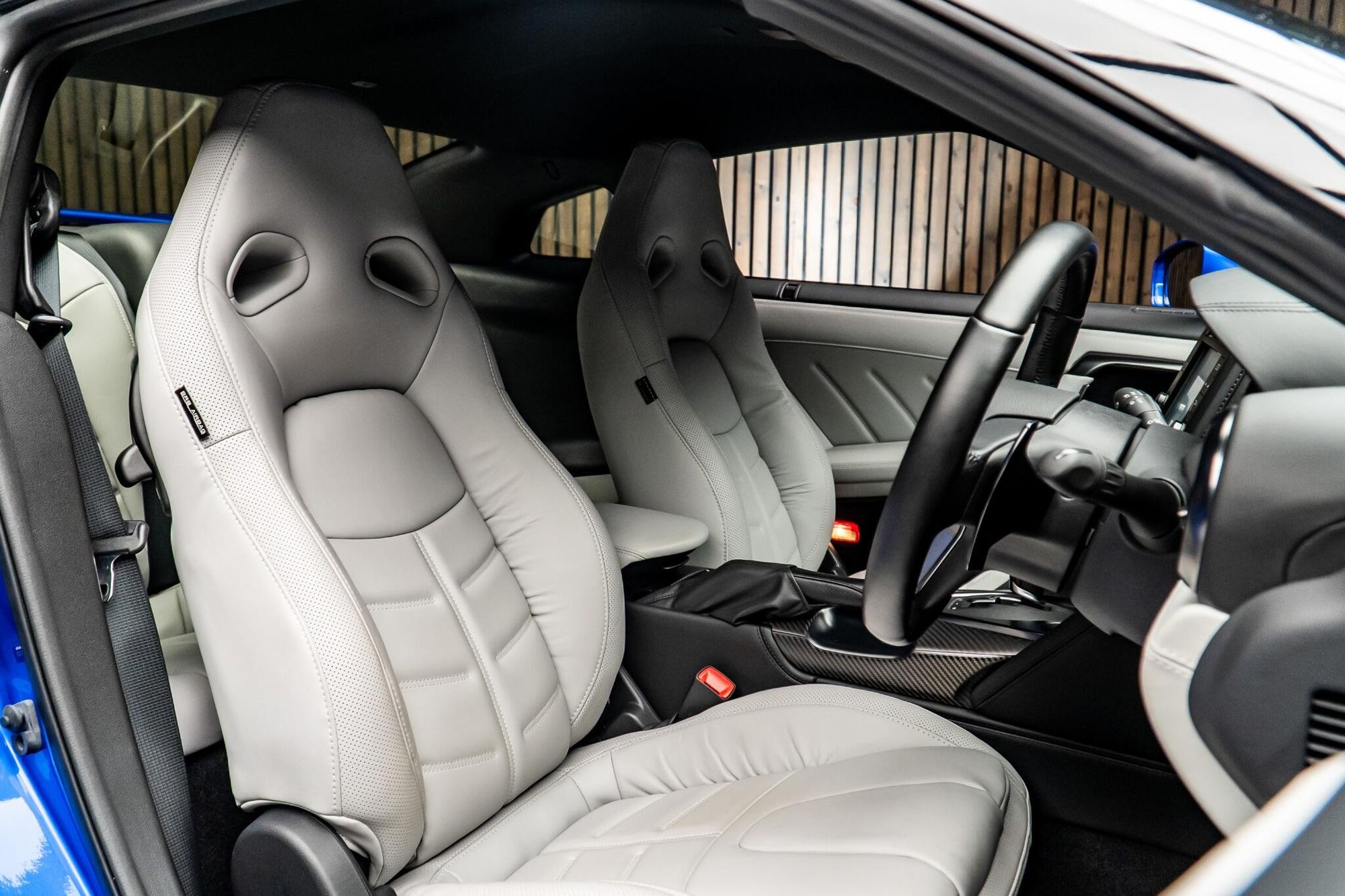 NISSAN GT-R COUPE 3.8 Prestige 2dr Auto for sale UK - Slide 2