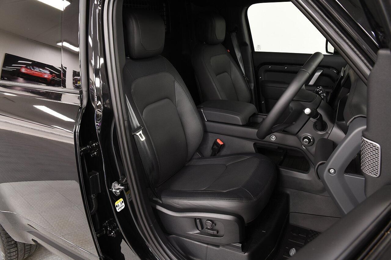 LAND ROVER DEFENDER 110 DIESEL 3.0 D300 Hard Top X-Dynamic HSE Auto for sale UK - Slide 7
