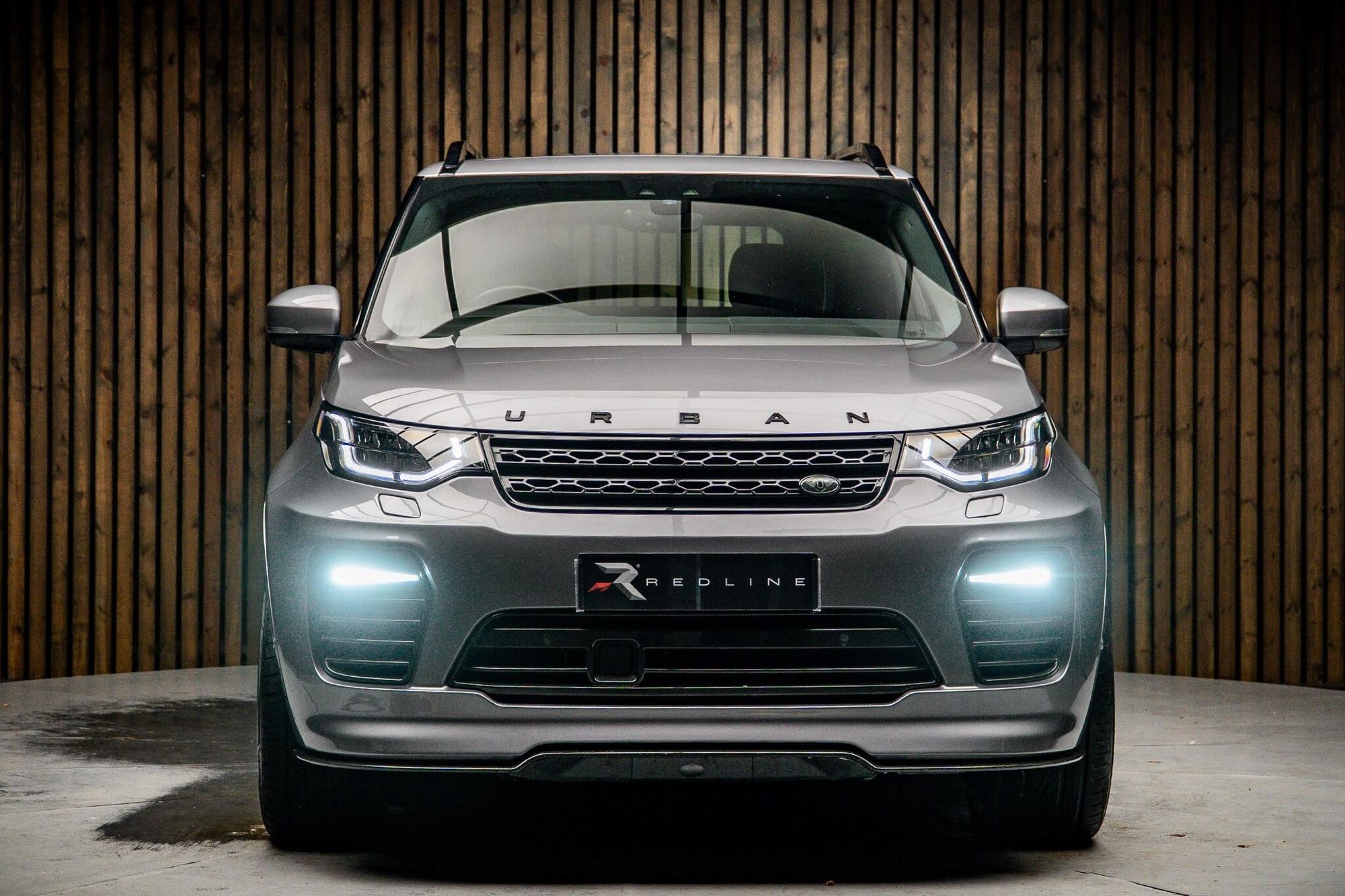 LAND ROVER DISCOVERY DIESEL SW 3.0 SD6 HSE 5dr Auto for sale UK - Slide 5