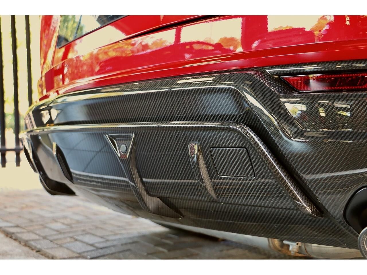 LAMBORGHINI URUS ESTATE 4.0T FSI V8 5dr Auto for sale UK - Slide 10