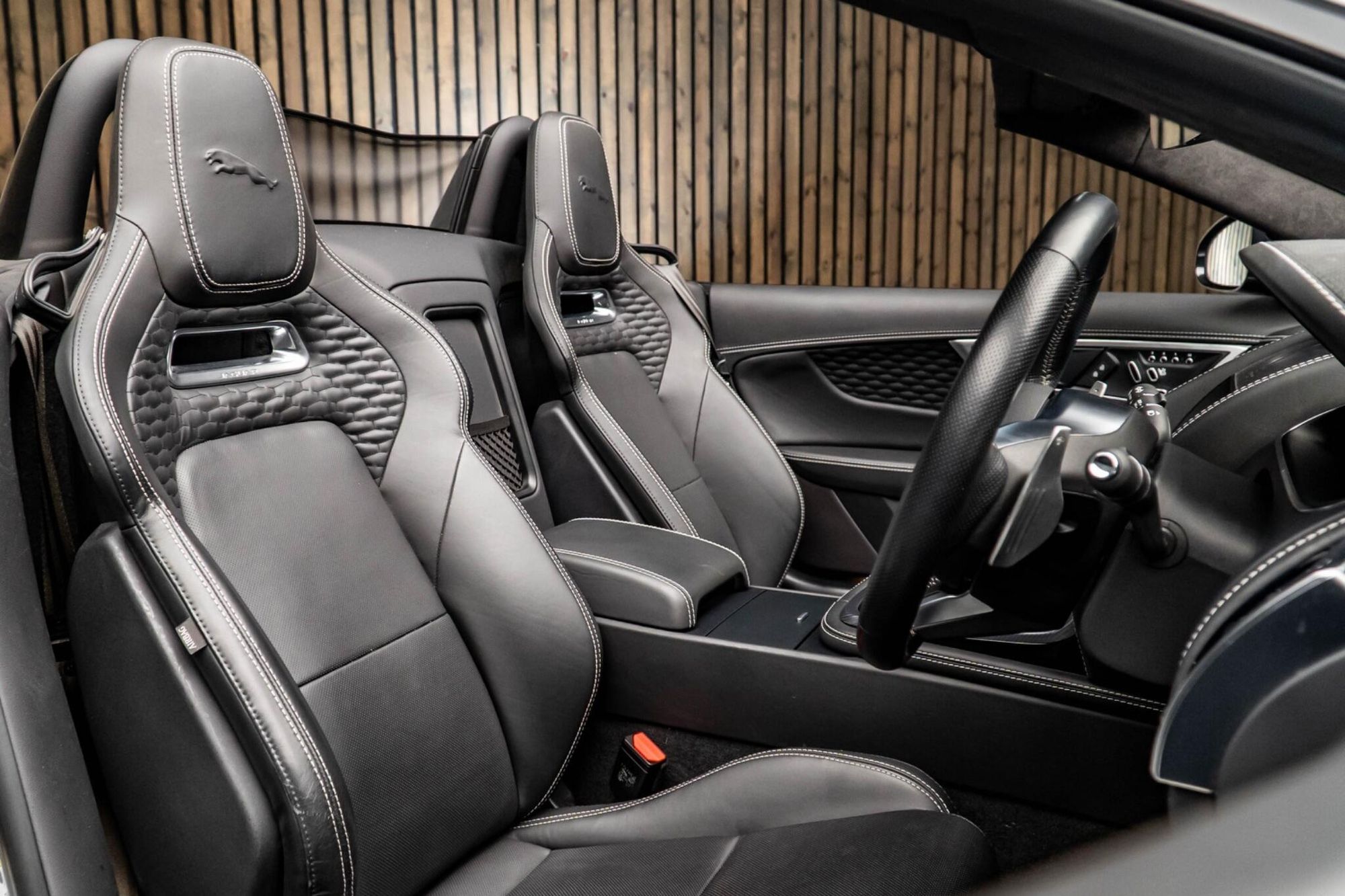 JAGUAR F-TYPE CONVERTIBLE 5.0 P450 Supercharged V8 R-Dynamic Black 2dr Auto for sale UK - Slide 2