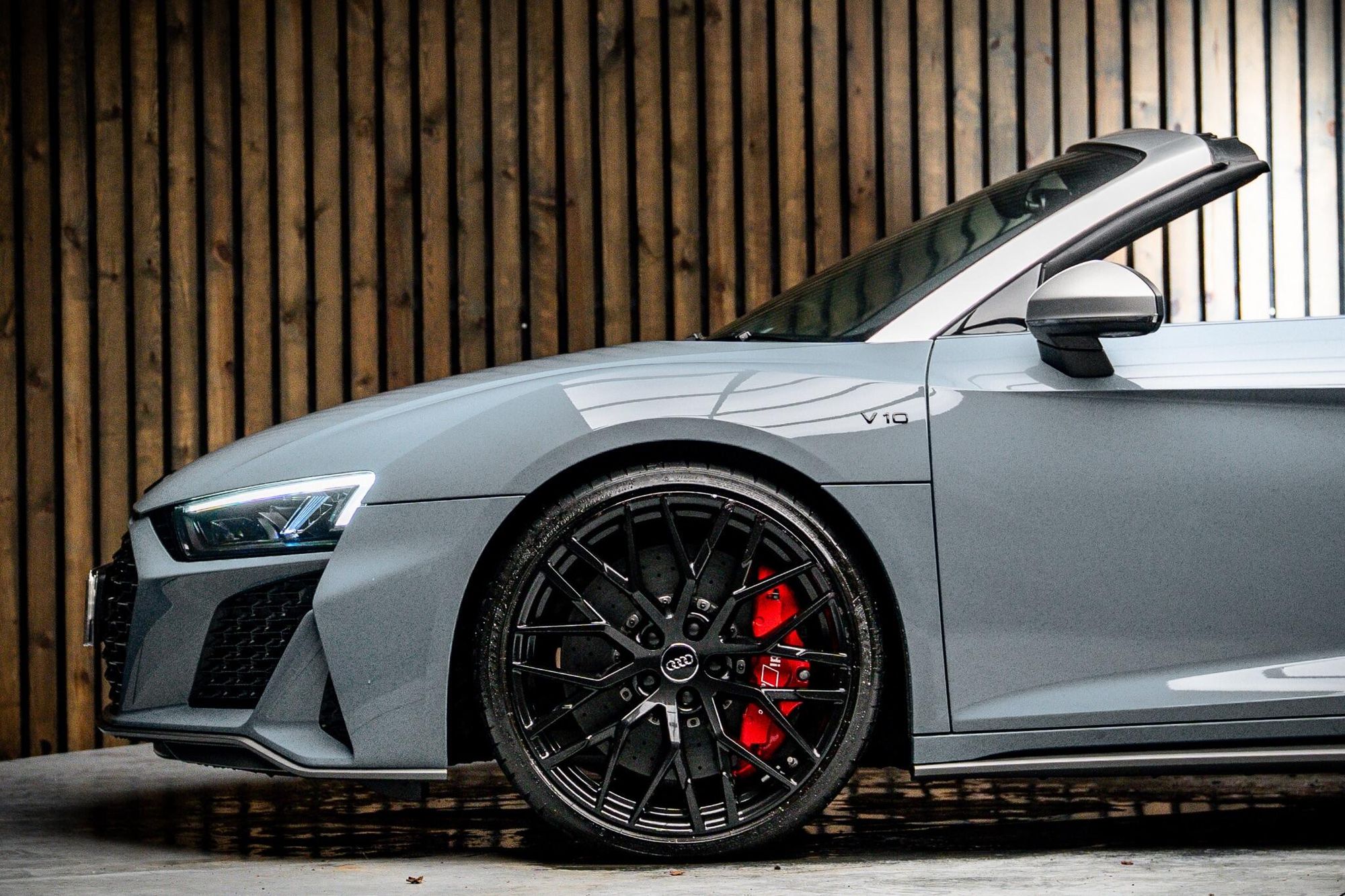 AUDI R8 SPYDER 5.2 FSI V10 Quattro Performance 2dr S Tronic for sale UK - Slide 10