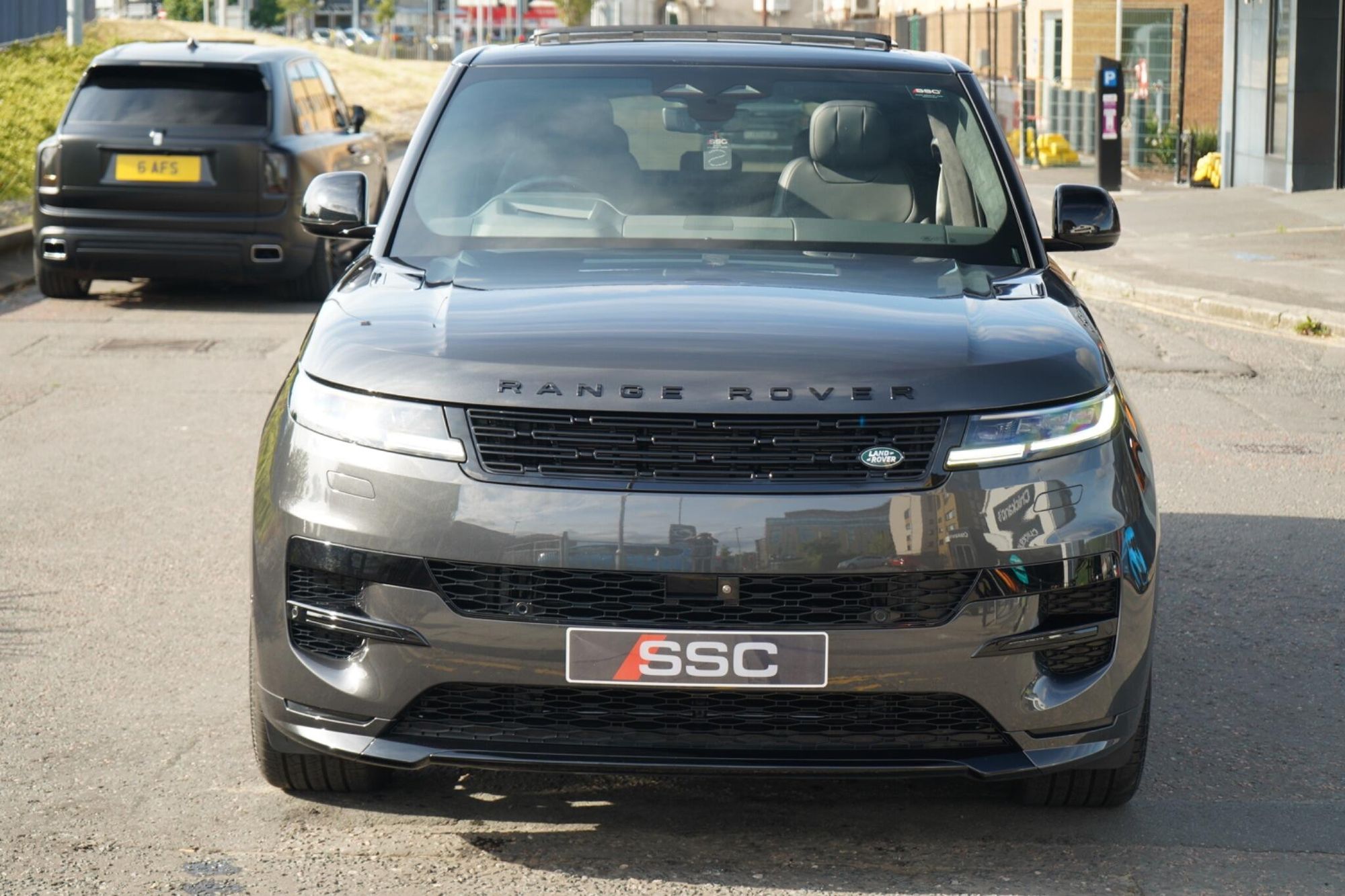 LAND ROVER RANGE ROVER SPORT ESTATE 4.4 P530 V8 Autobiography 5dr Auto for sale UK - Slide 6