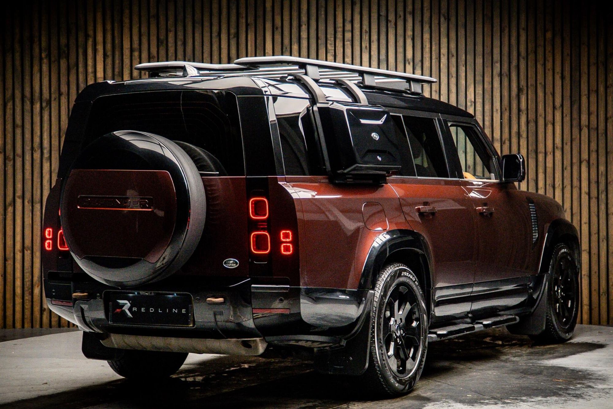 LAND ROVER DEFENDER ESTATE 3.0 P300 X-Dynamic HSE 130 5dr Auto for sale UK - Slide 4