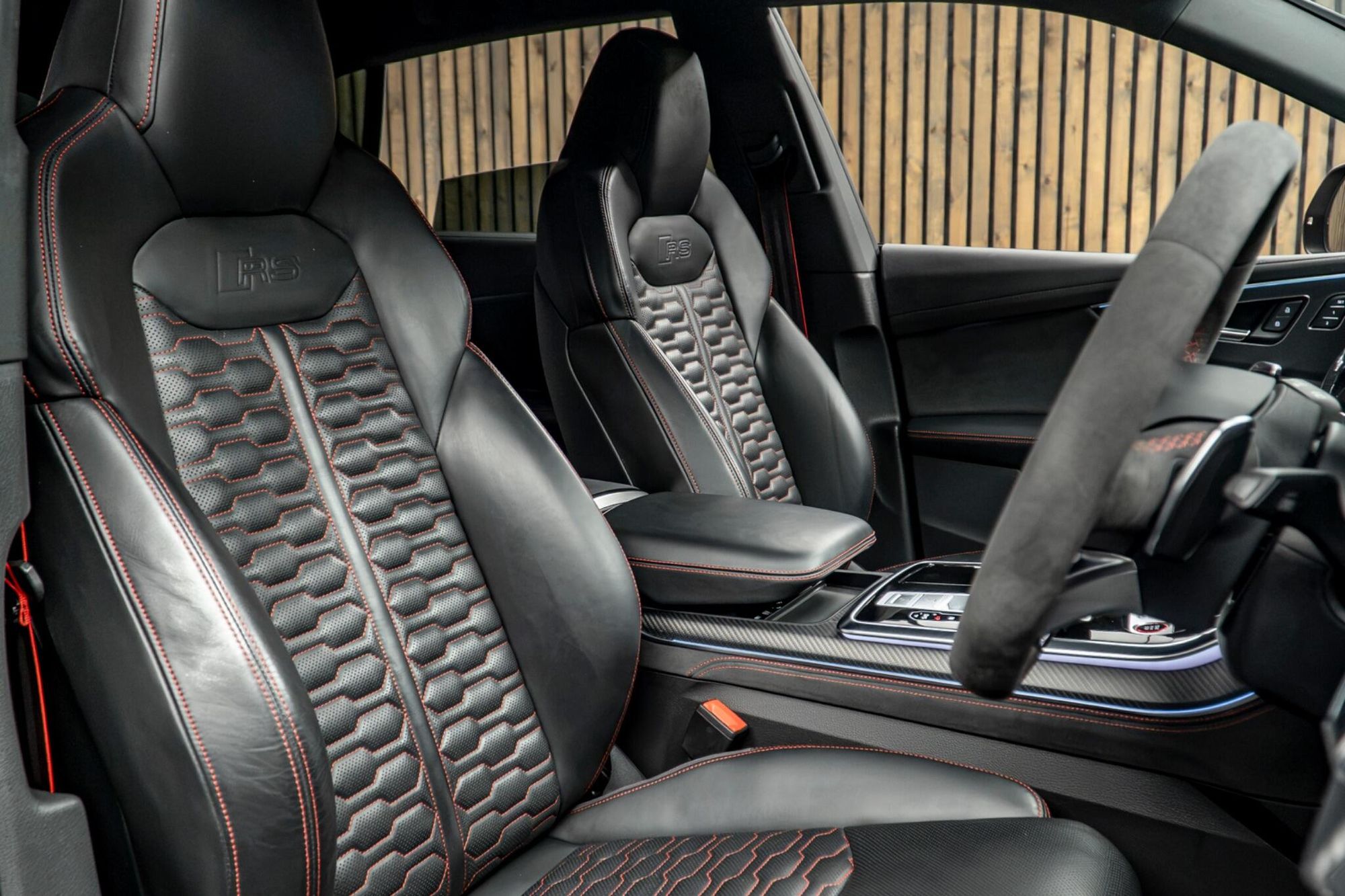 AUDI RS Q8 ESTATE RS Q8 TFSI Quattro Carbon Black 5dr Tiptronic for sale UK - Slide 2