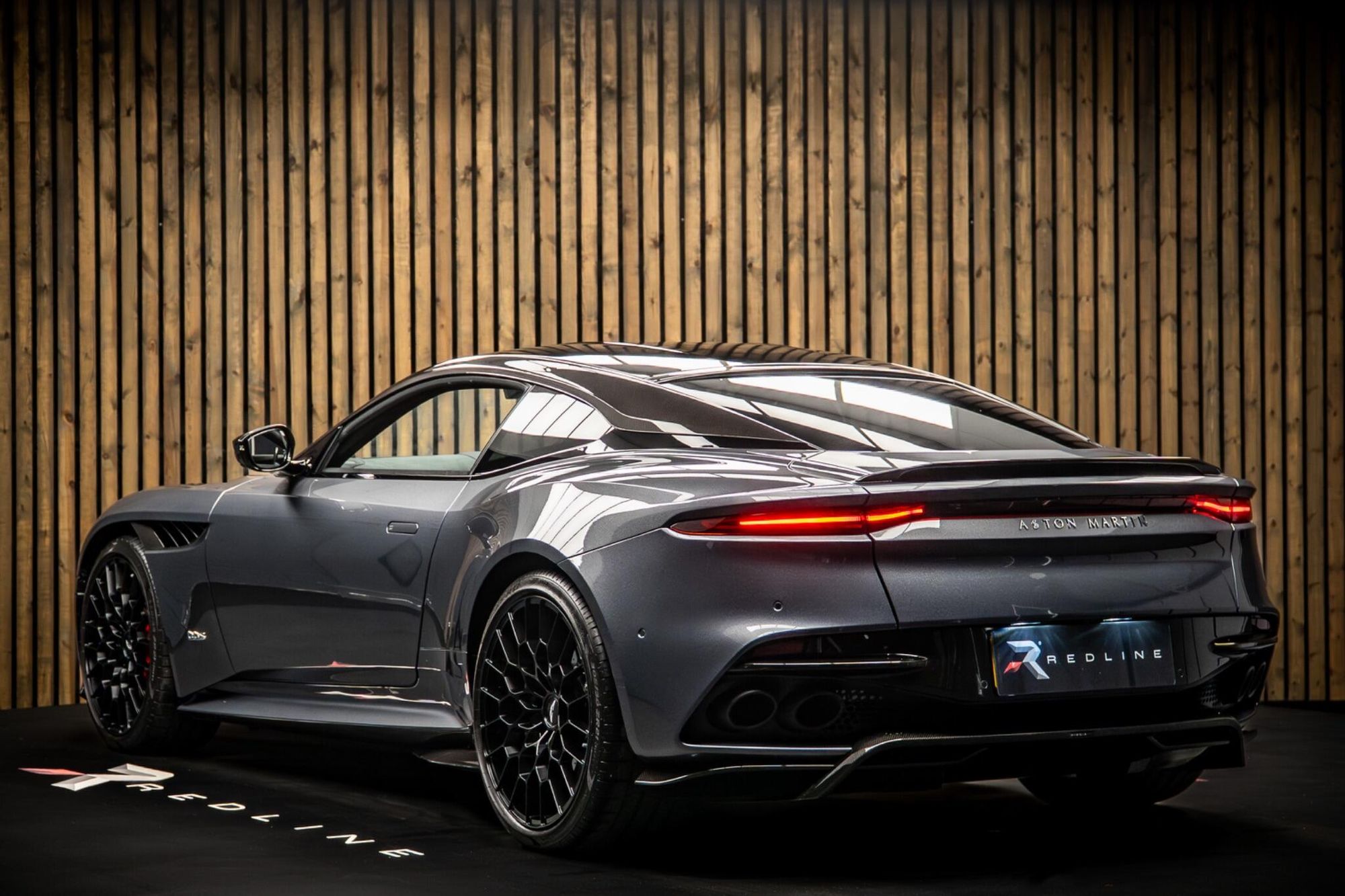 ASTON MARTIN DBS COUPE V12 770 ULTIMATE 2dr Touchtronic Auto for sale UK - Slide 3