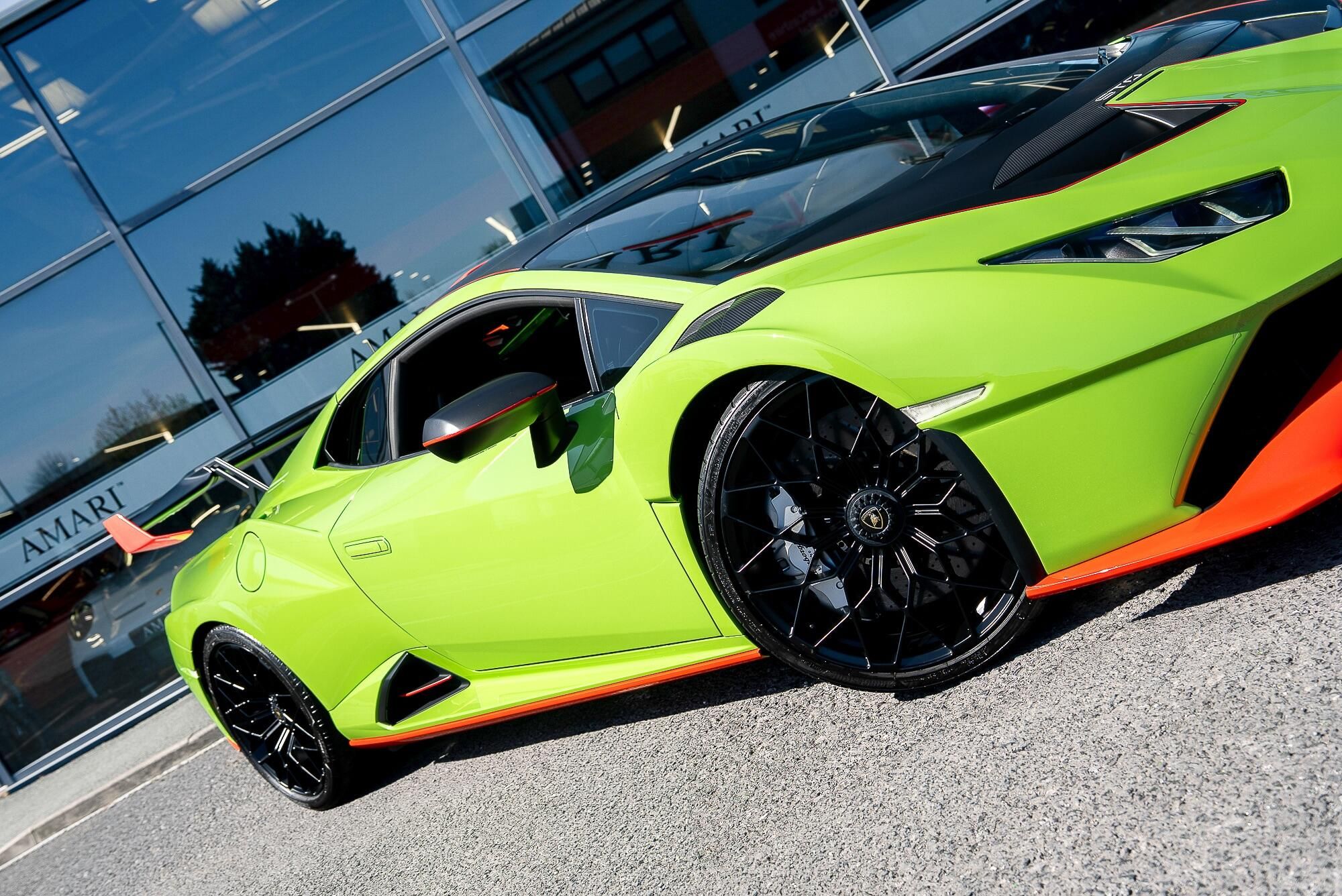 LAMBORGHINI HURACAN EVO COUPE 5.2 V10 640 STO 2dr Auto for sale UK - Slide 10