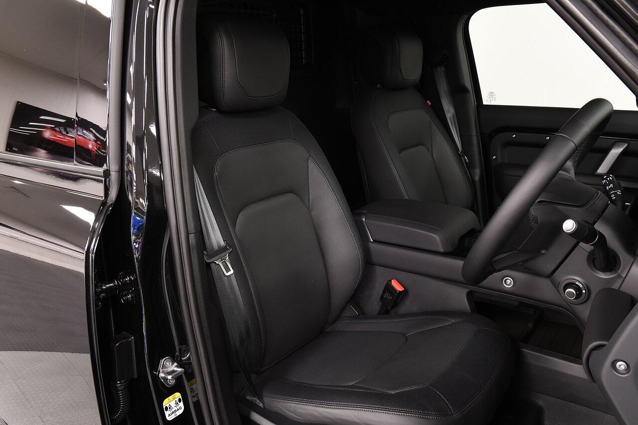 LAND ROVER DEFENDER 110 DIESEL 3.0 D300 Hard Top X-Dynamic HSE Auto for sale UK - Slide 8