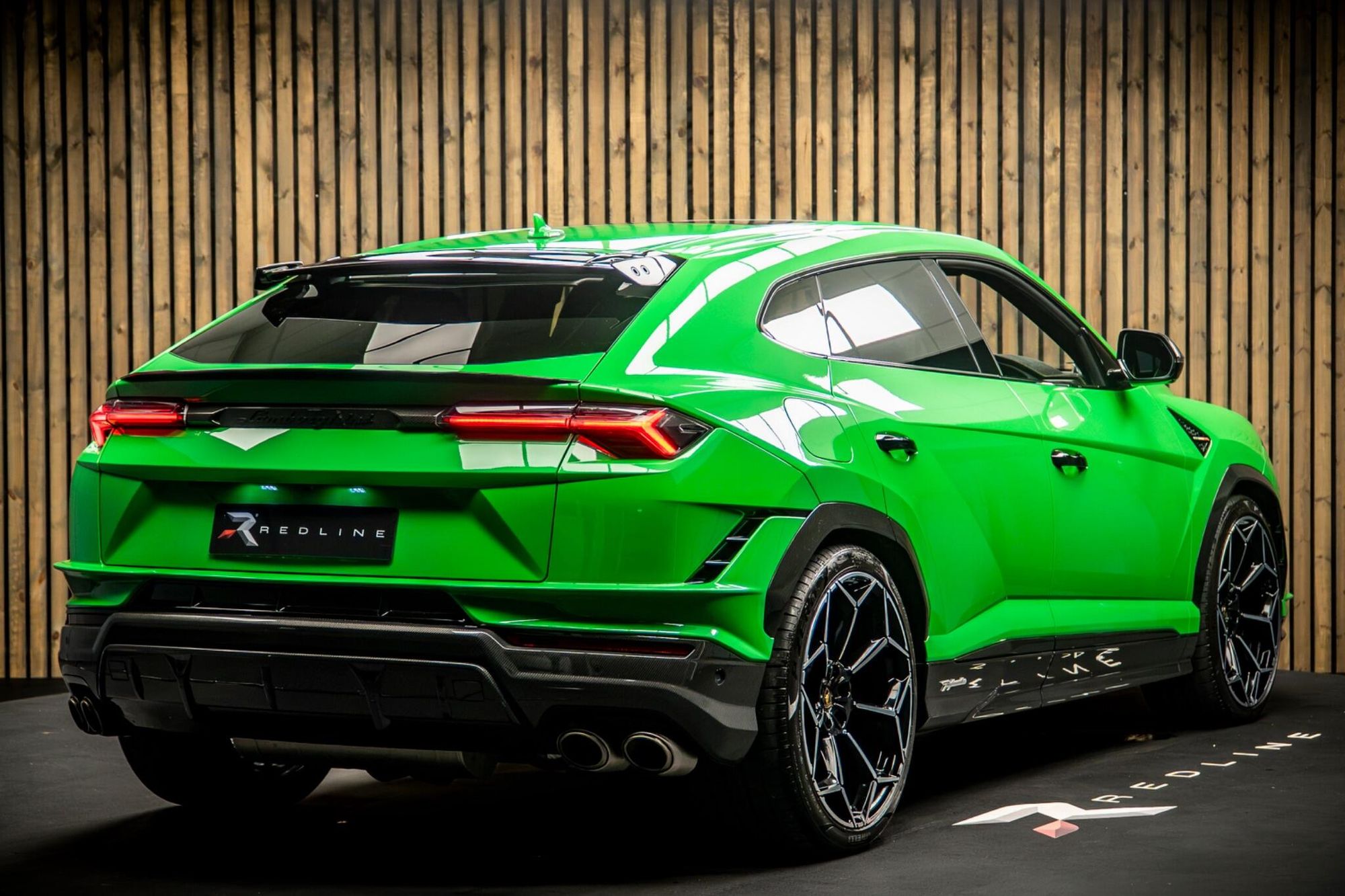 LAMBORGHINI URUS ESTATE 4.0T FSI V8 Performante 5dr Auto for sale UK - Slide 4