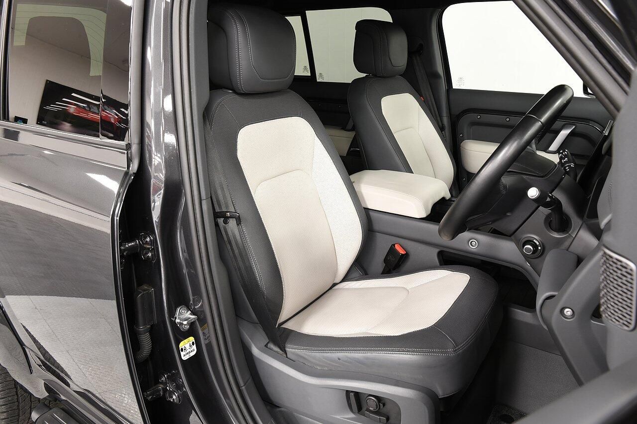 LAND ROVER DEFENDER DIESEL ESTATE 3.0 D300 X-Dynamic HSE 110 5dr Auto for sale UK - Slide 7