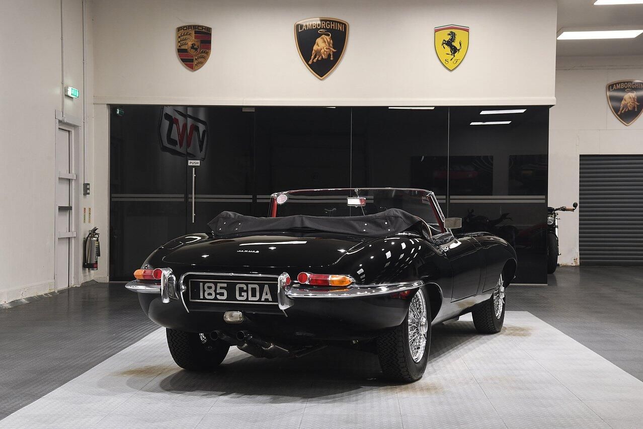 JAGUAR F-TYPE CONVERTIBLE 3.0 Supercharged V6 2dr for sale UK - Slide 3