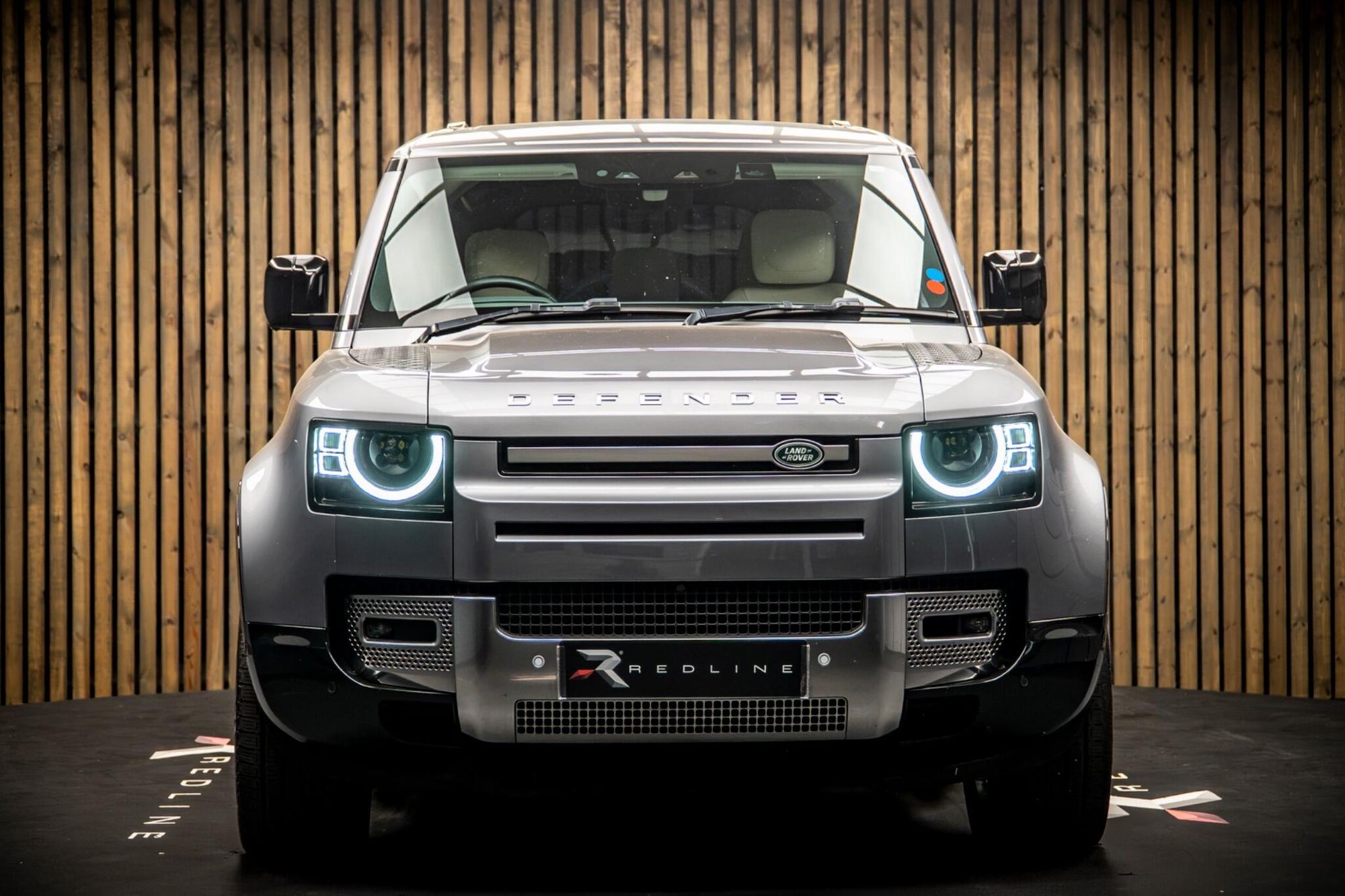 LAND ROVER DEFENDER DIESEL ESTATE 3.0 D300 HSE 110 5dr Auto for sale UK - Slide 5