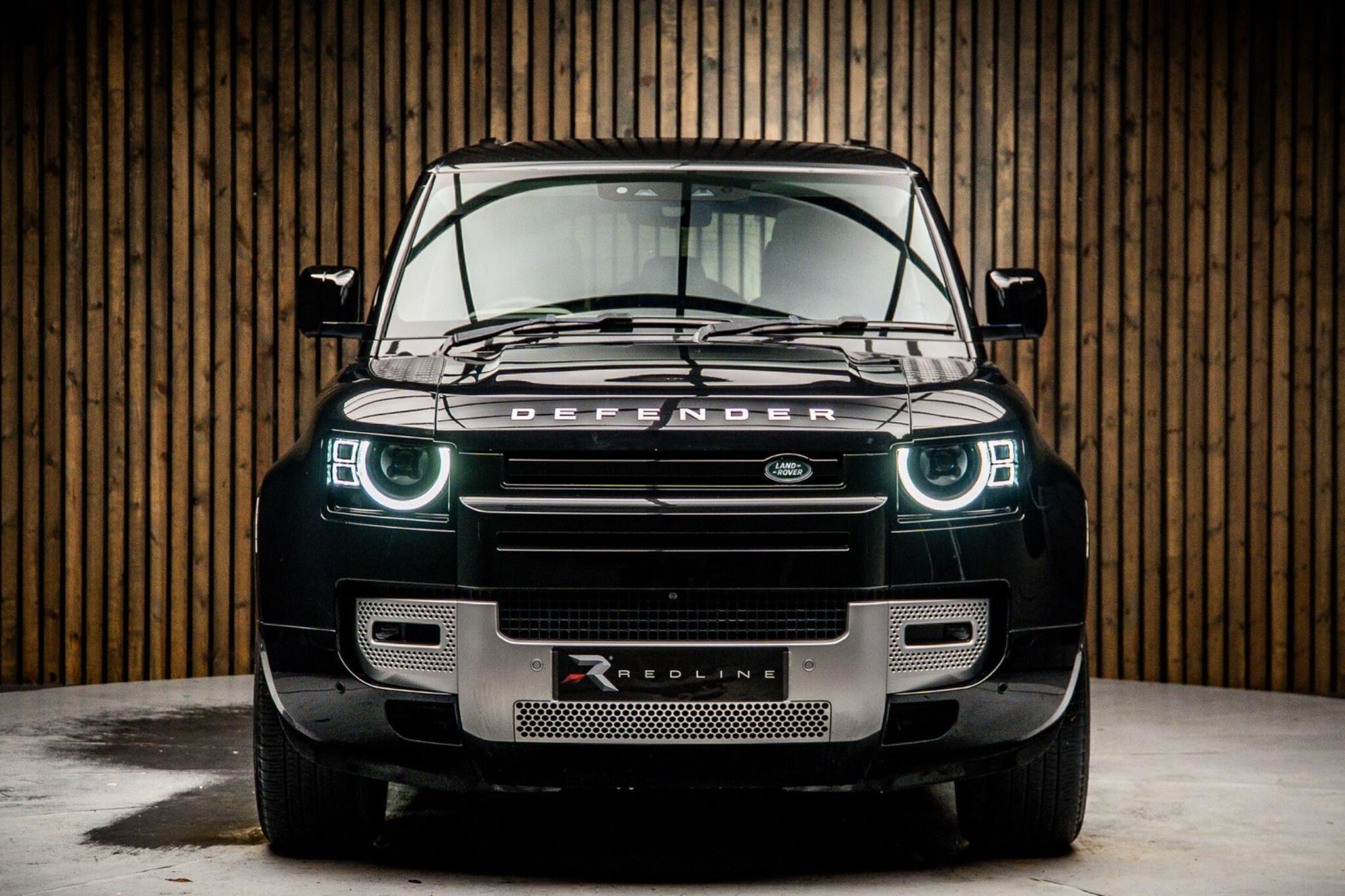 LAND ROVER DEFENDER ESTATE SPECIAL EDITIONS 2.0 P400e XS Edition 110 5dr Auto for sale UK - Slide 5