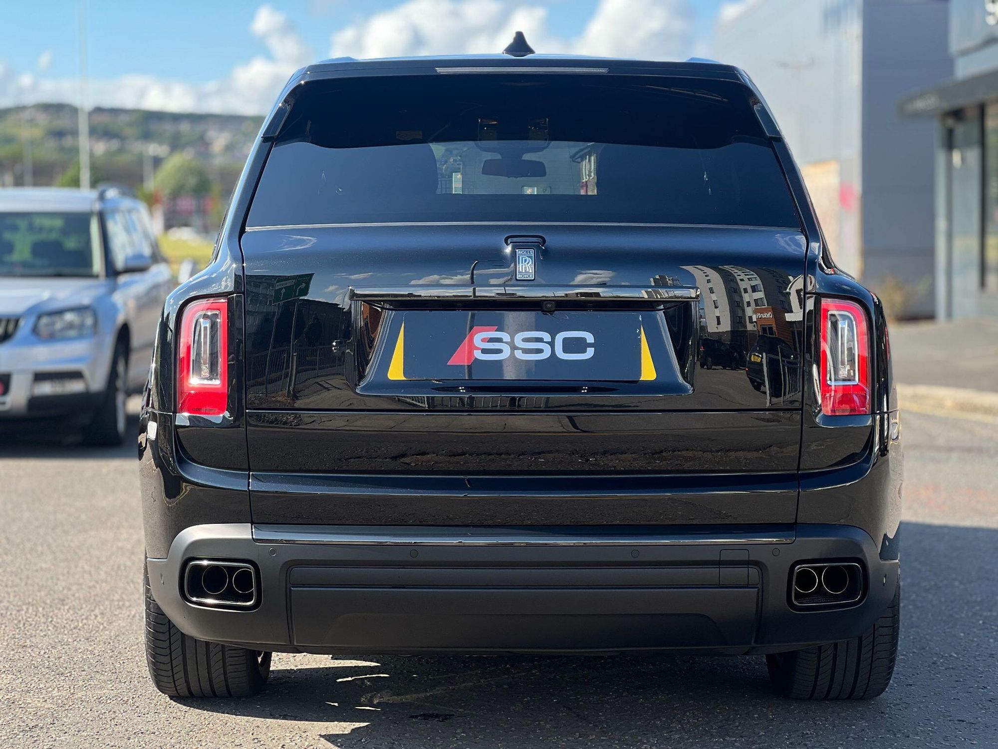 ROLLS-ROYCE CULLINAN ESTATE Black Badge 5dr Auto for sale UK - Slide 9