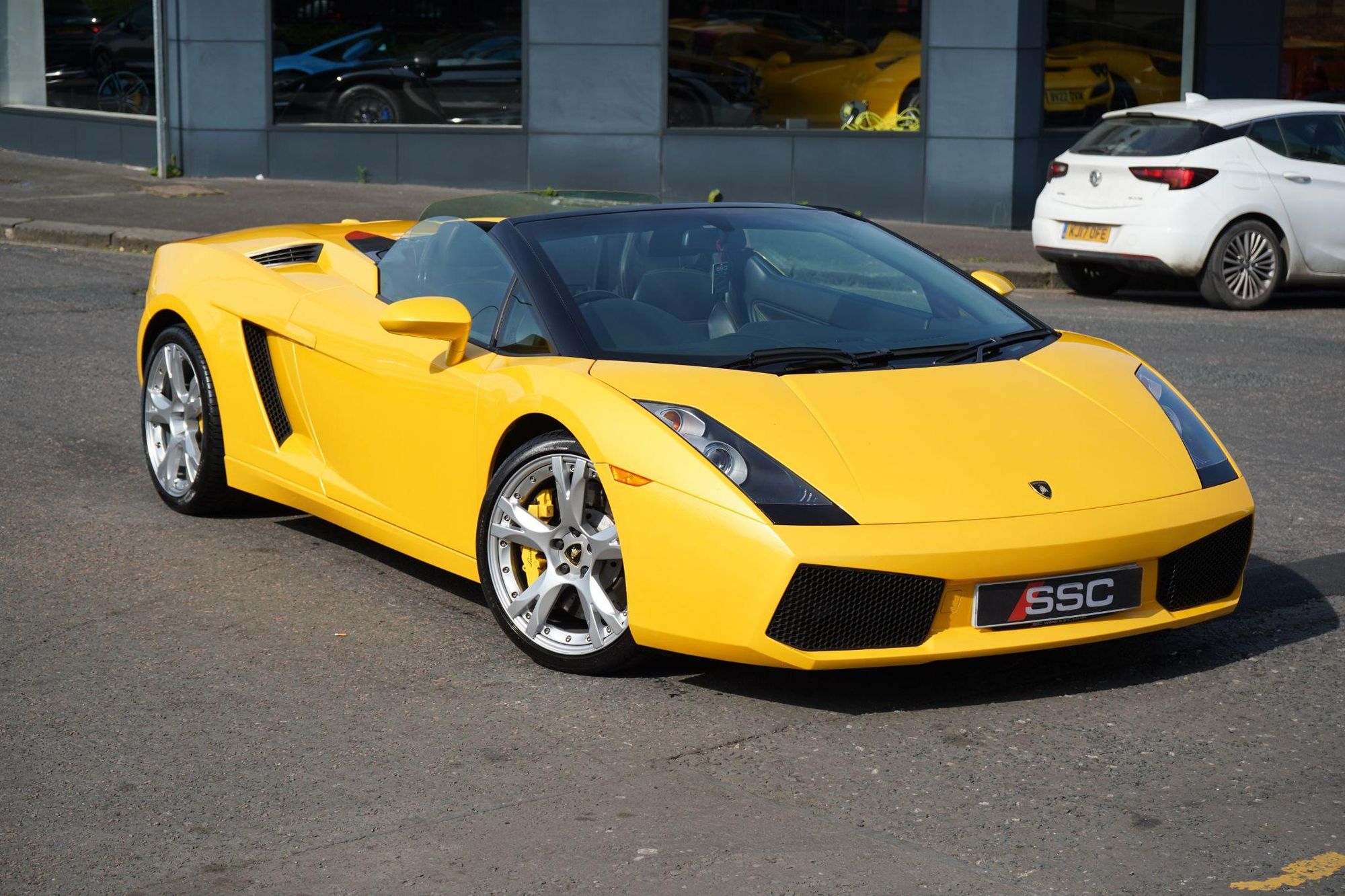 LAMBORGHINI GALLARDO SPYDER Spyder 2dr for sale UK - Slide 4