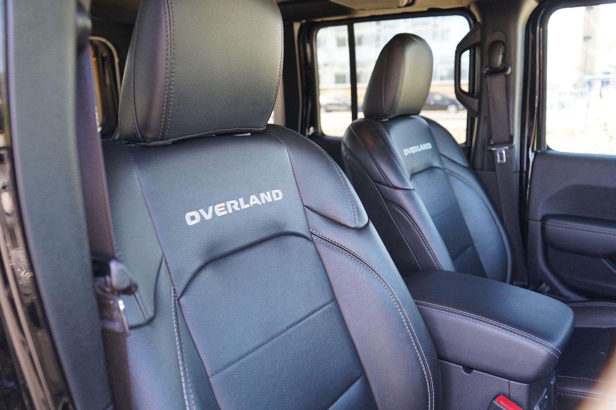 JEEP WRANGLER HARD TOP 2.0 GME Overland 4dr Auto8 for sale UK - Slide 3