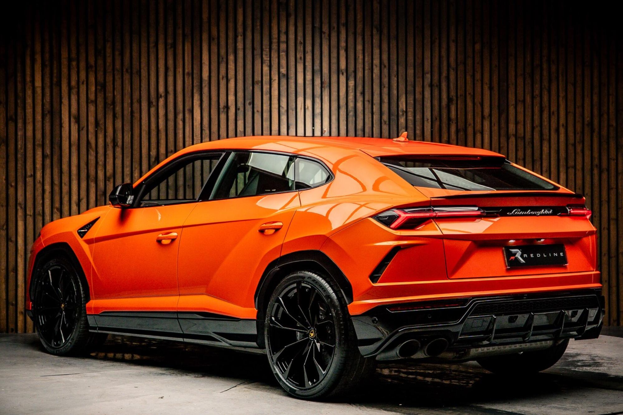 LAMBORGHINI URUS ESTATE 4.0T FSI V8 5dr Auto for sale UK - Slide 3